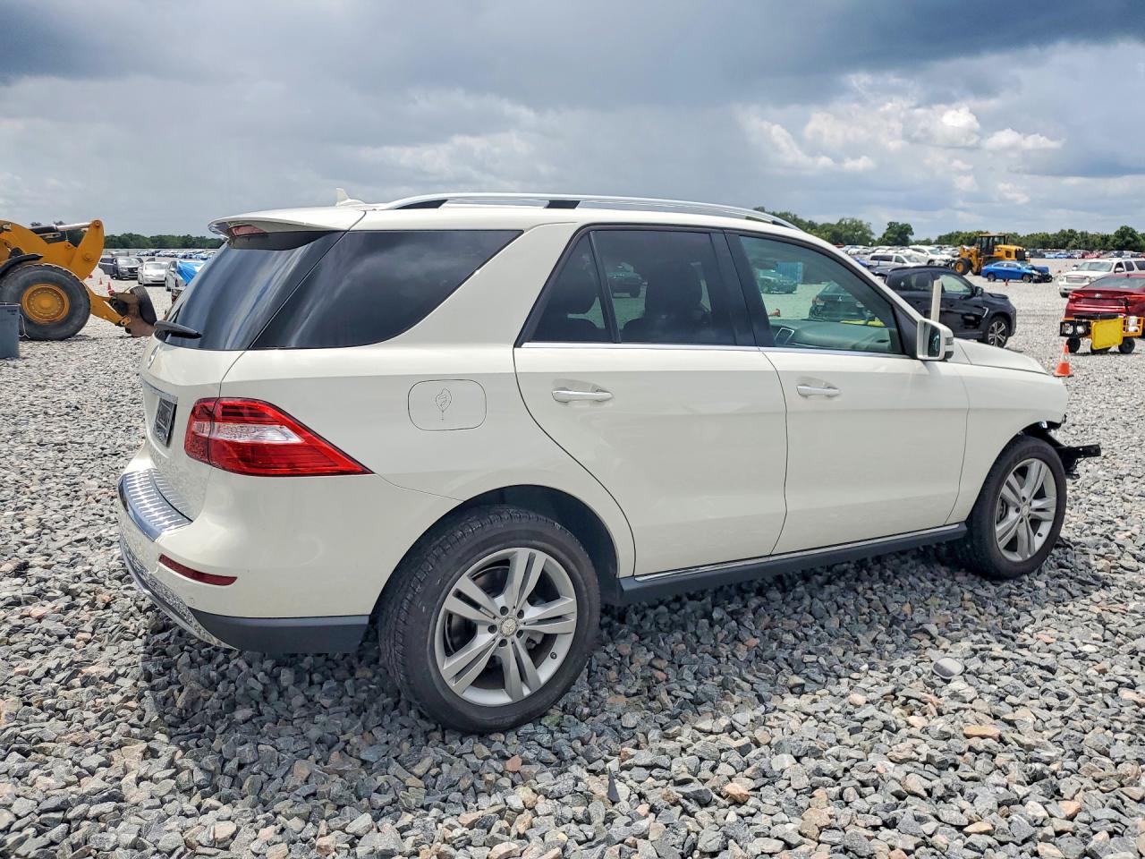 2013 Mercedes-benz Ml 350 White vin: 4JGDA5JB4DA145212