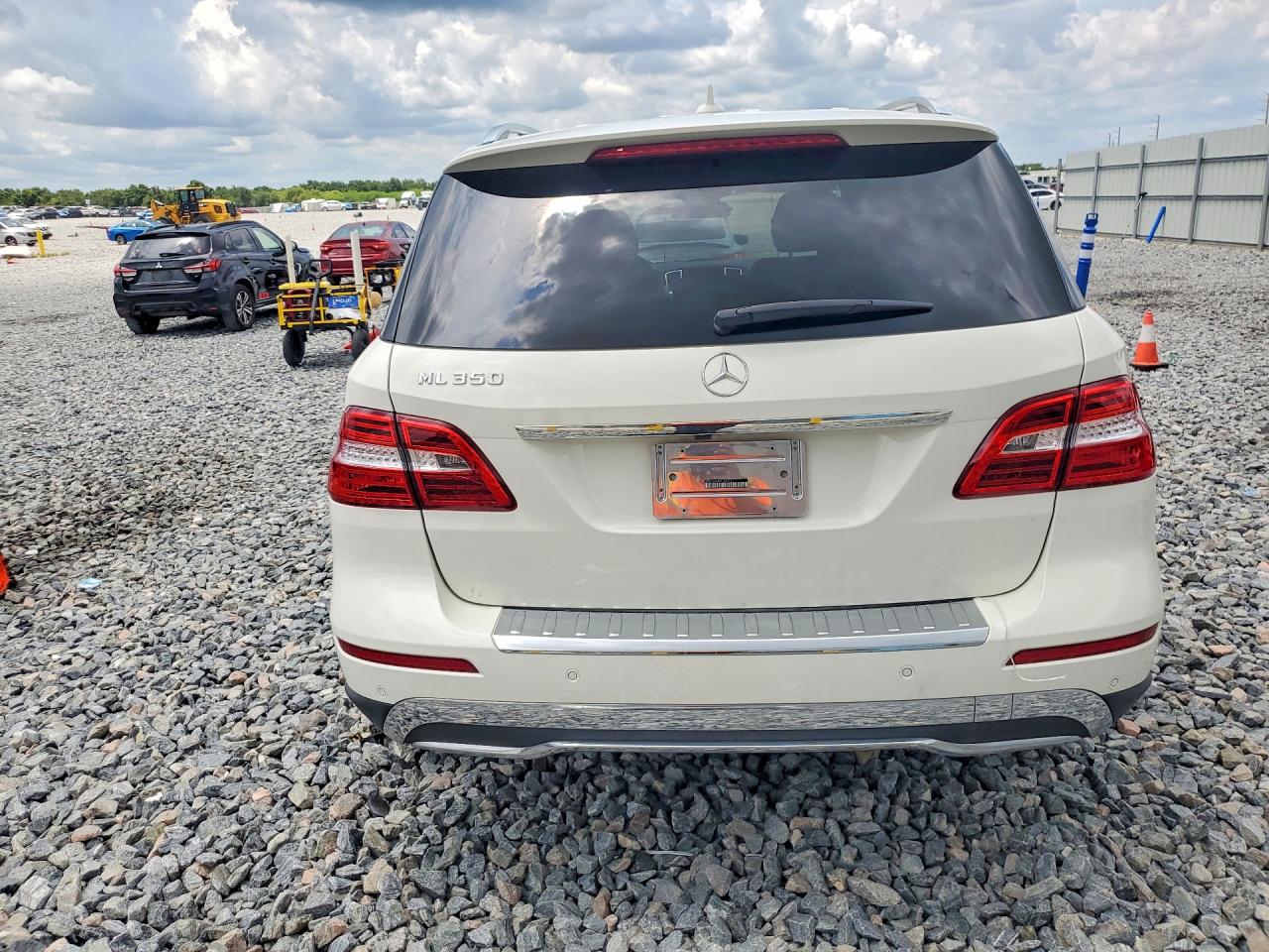 2013 Mercedes-benz Ml 350 White vin: 4JGDA5JB4DA145212