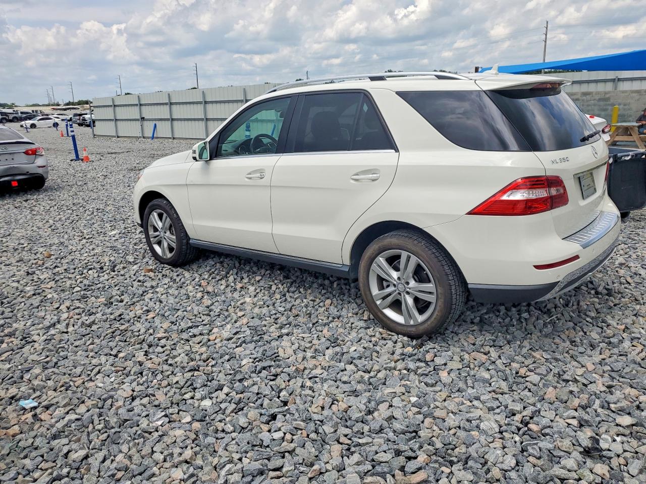 2013 Mercedes-benz Ml 350 White vin: 4JGDA5JB4DA145212