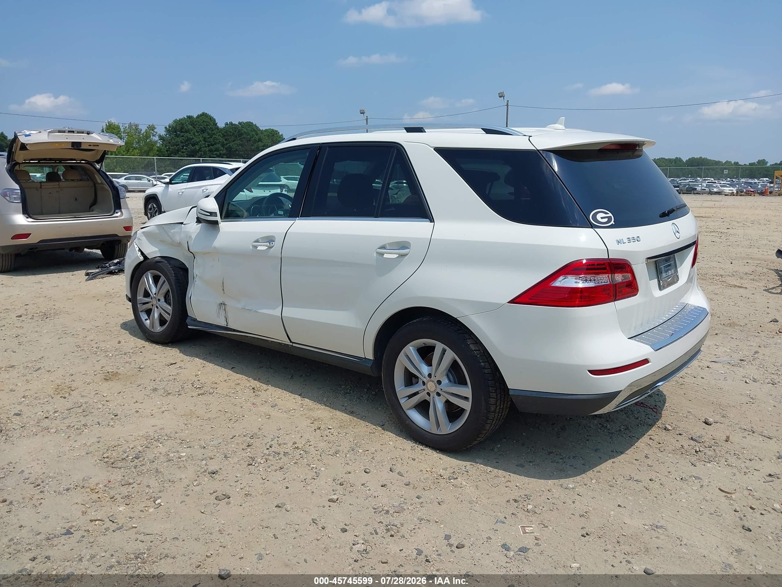 2013 Mercedes-benz Ml 350   White vin: 4JGDA5JB4DA167419