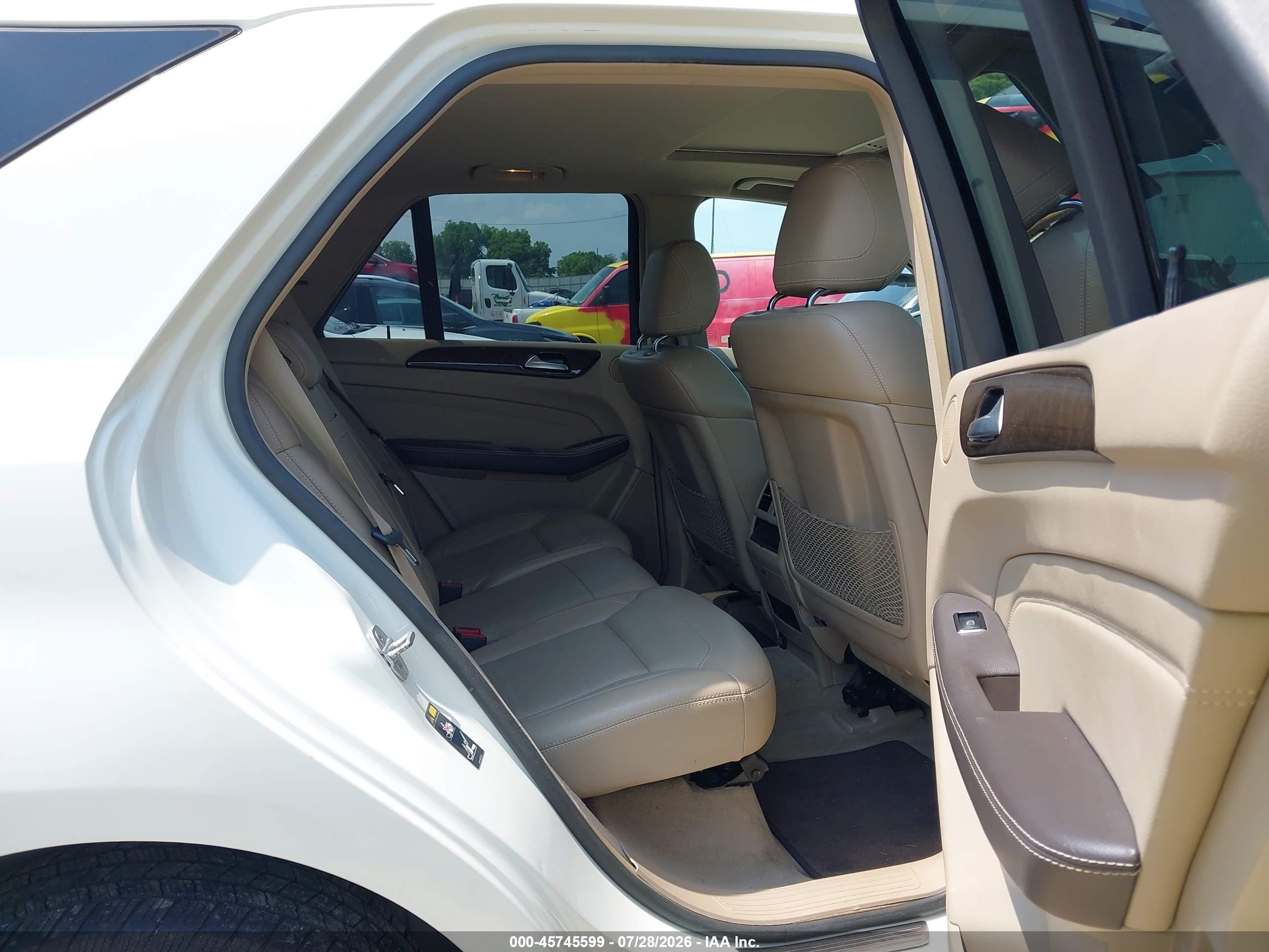 2013 Mercedes-benz Ml 350   White vin: 4JGDA5JB4DA167419