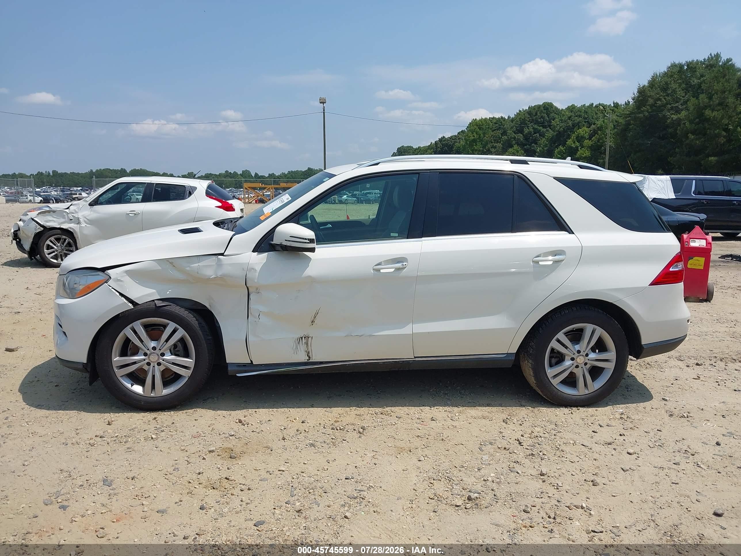 2013 Mercedes-benz Ml 350   White vin: 4JGDA5JB4DA167419
