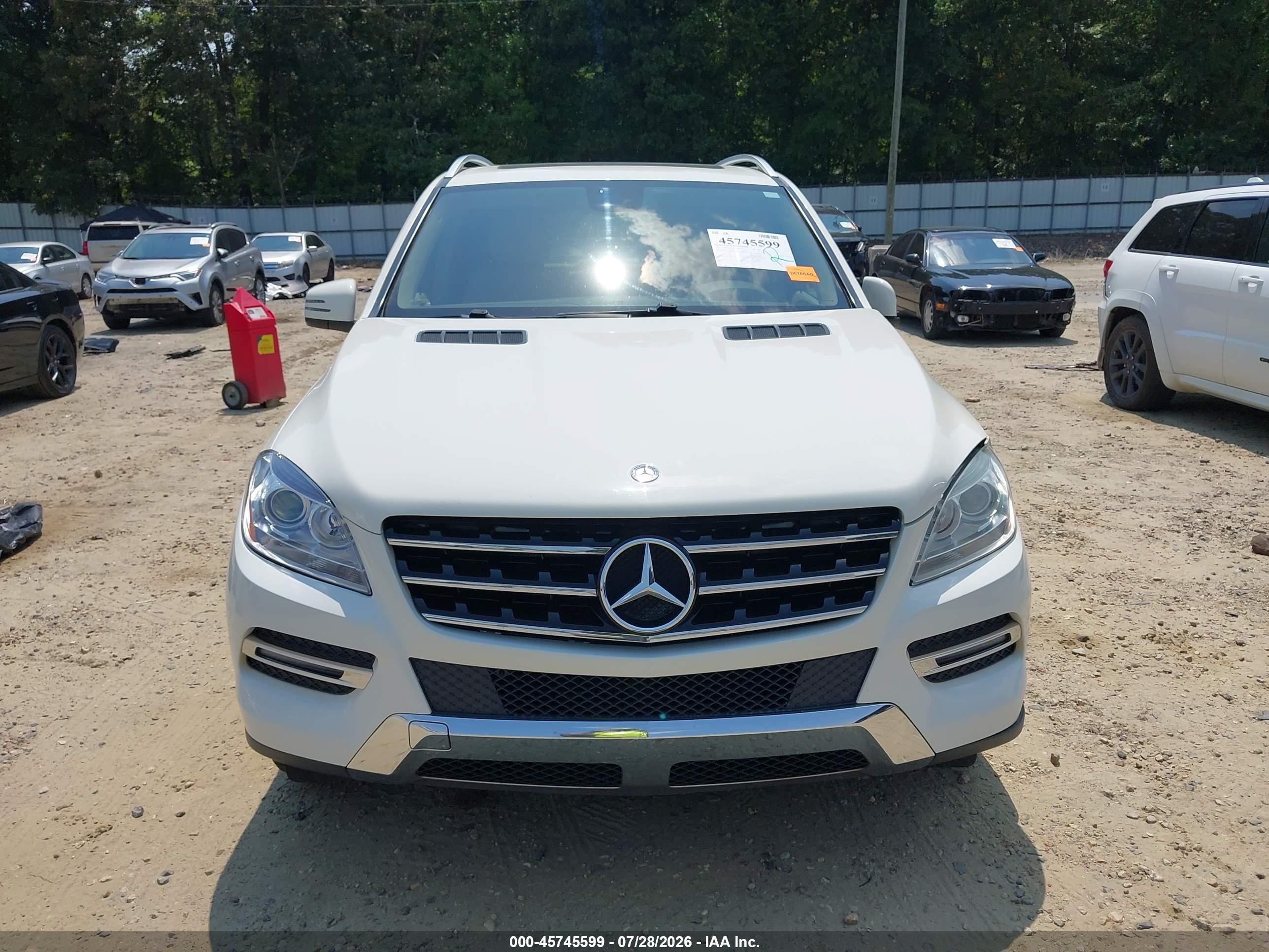2013 Mercedes-benz Ml 350   White vin: 4JGDA5JB4DA167419