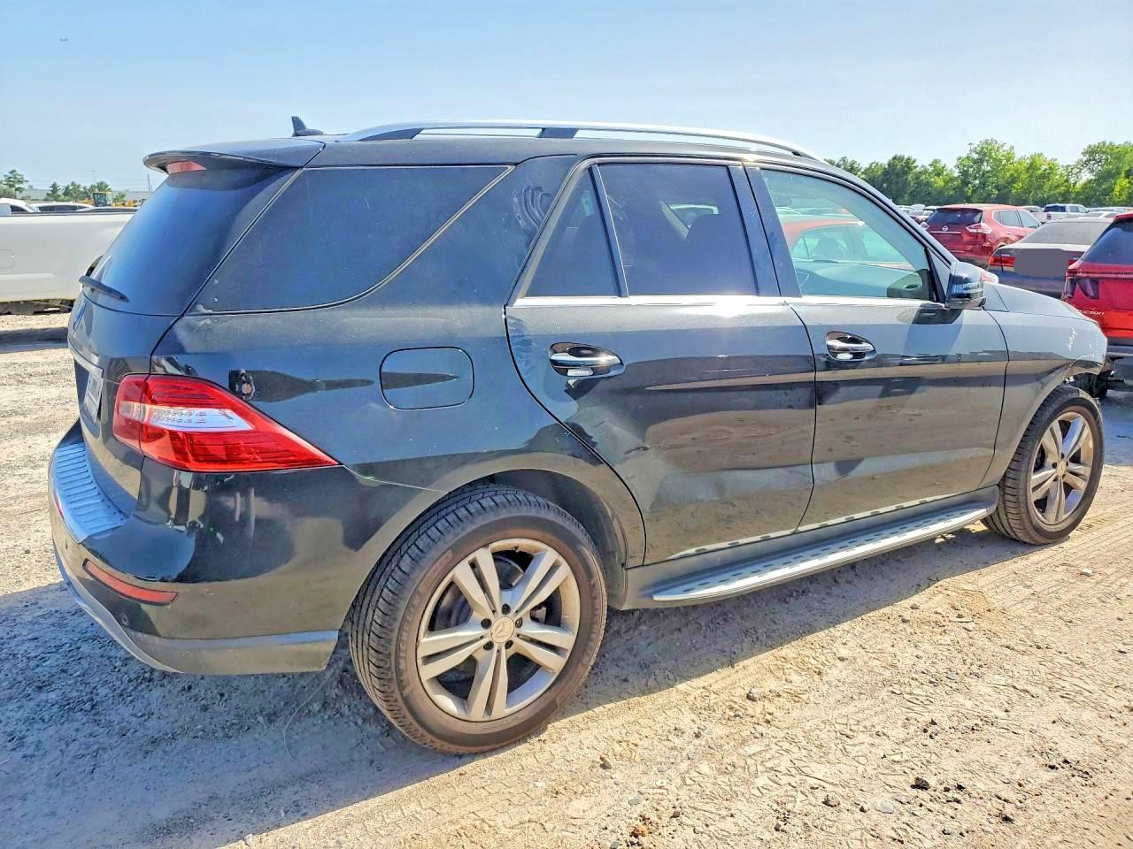 2013 Mercedes-benz Ml 350 Black vin: 4JGDA5JB4DA175309