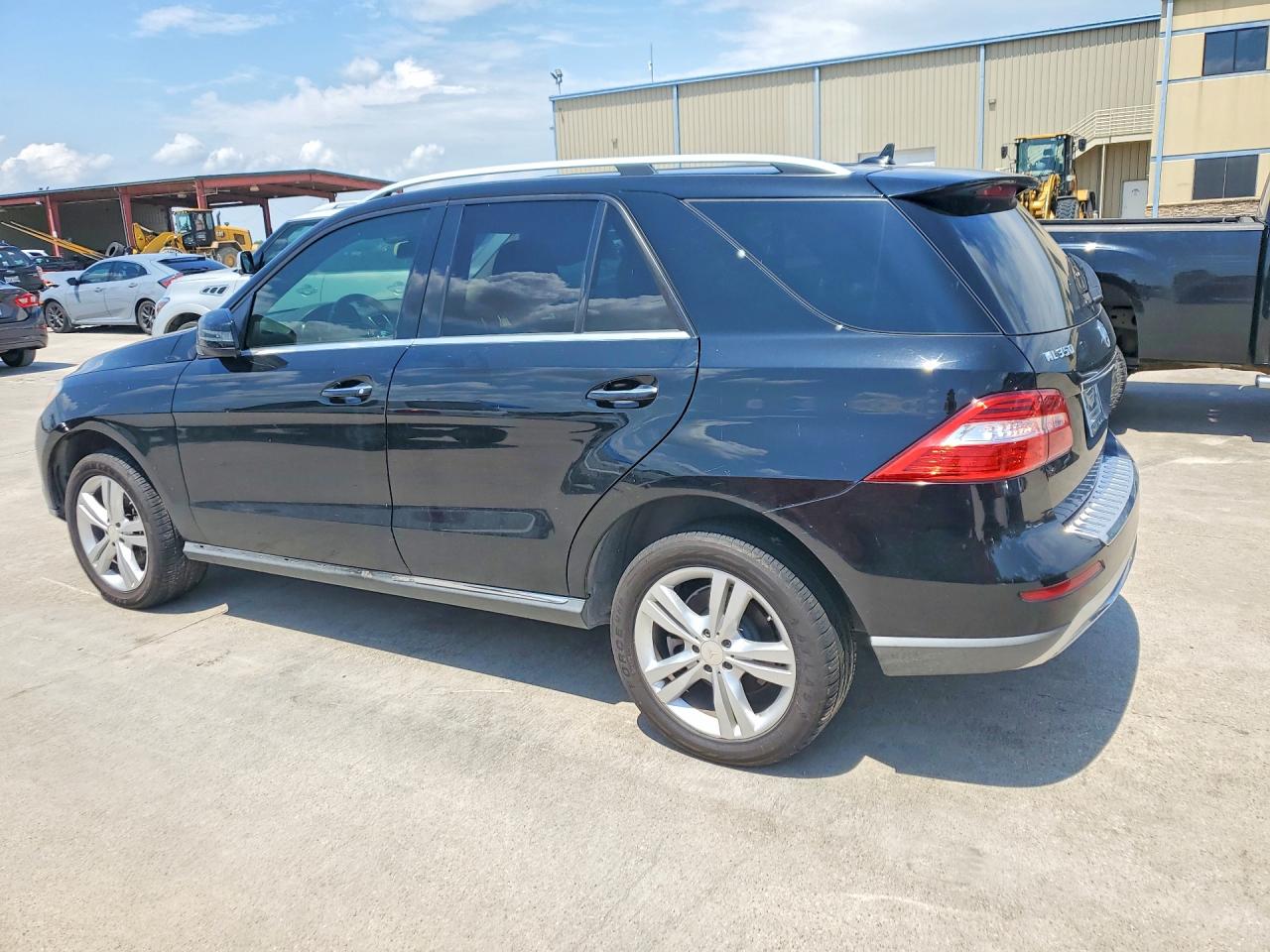 2014 Mercedes-benz Ml 350 Black vin: 4JGDA5JB4EA270678