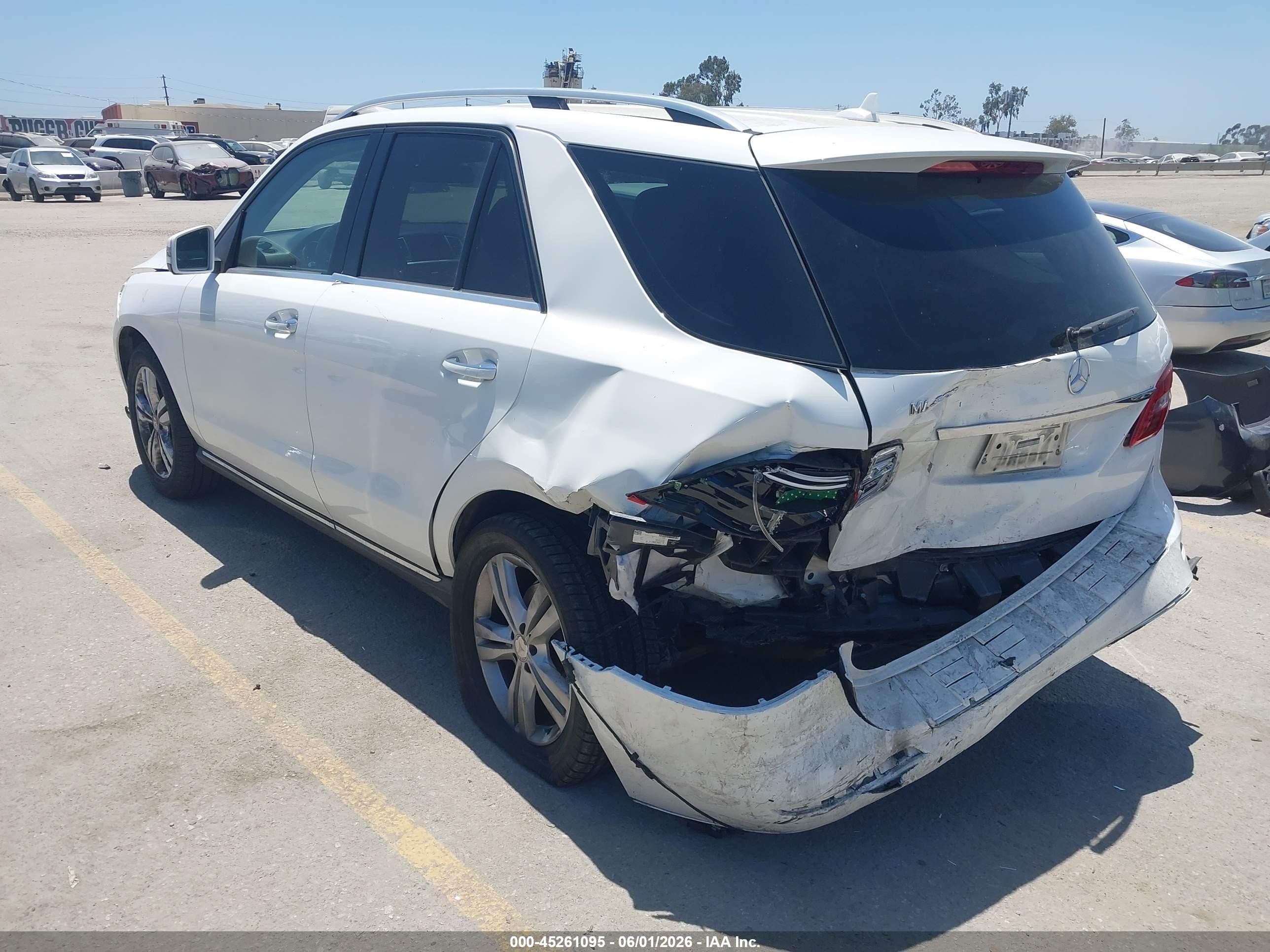 2014 Mercedes-benz Ml 350   White vin: 4JGDA5JB4EA407215