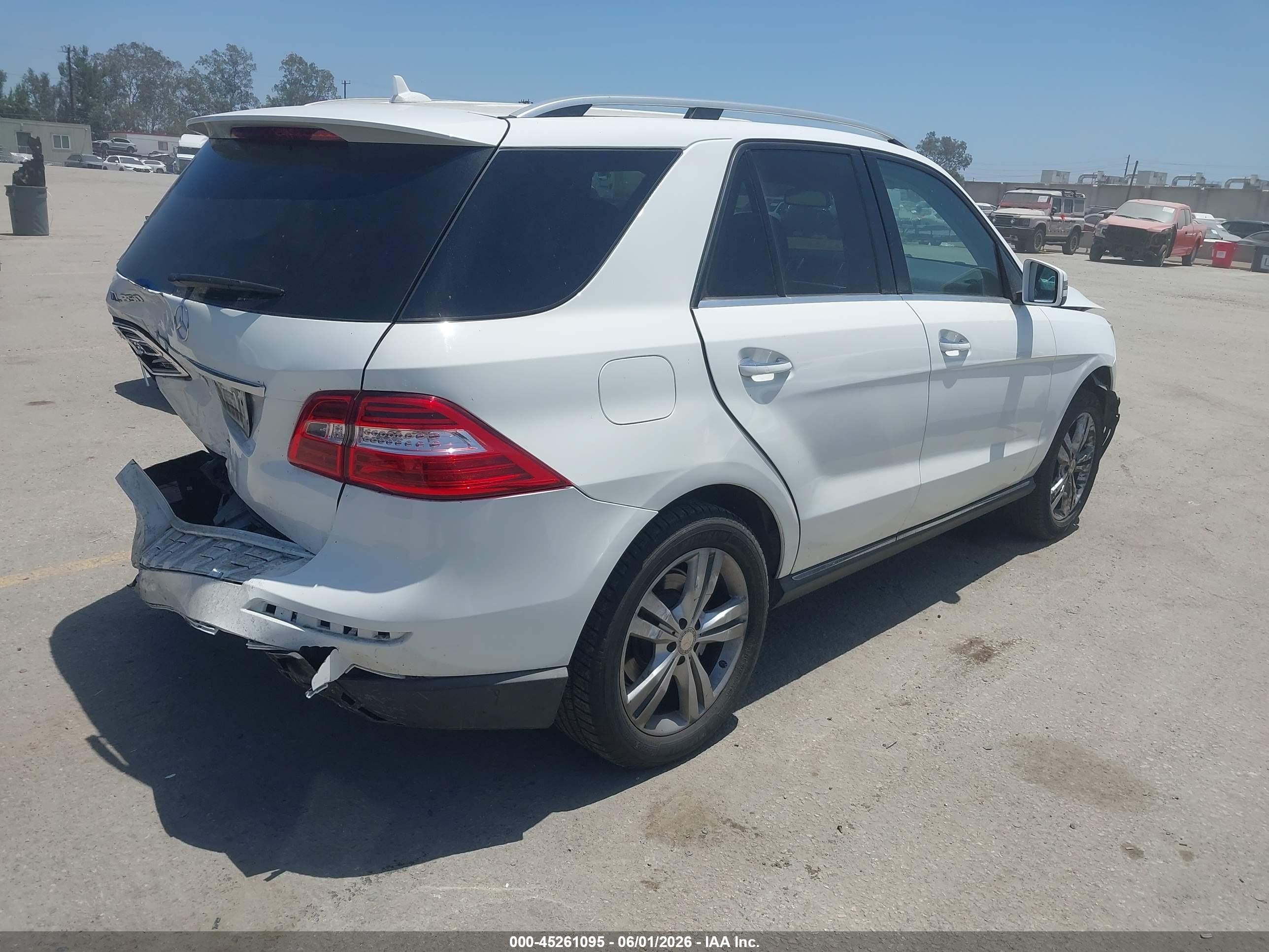 2014 Mercedes-benz Ml 350   White vin: 4JGDA5JB4EA407215