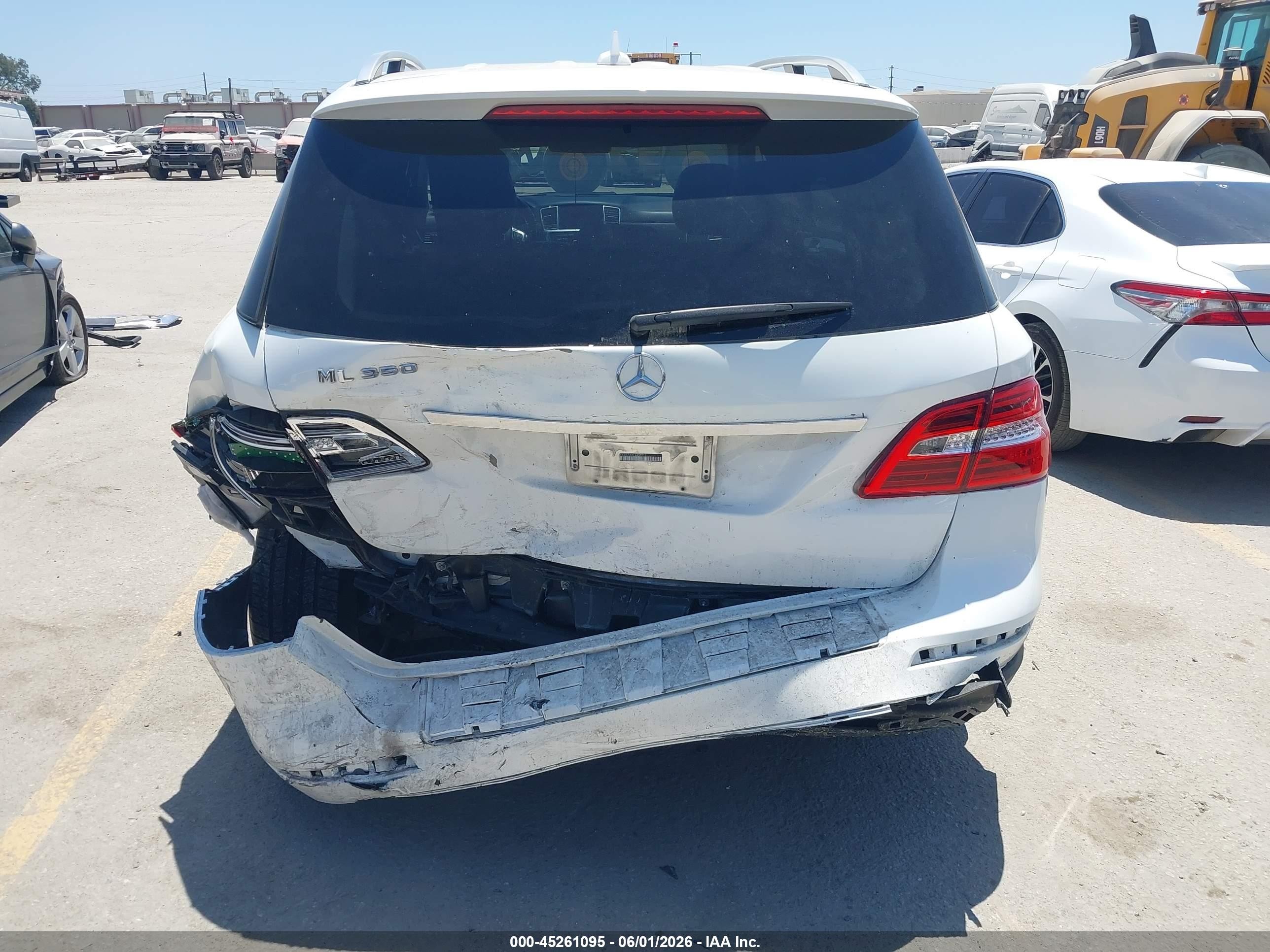 2014 Mercedes-benz Ml 350   White vin: 4JGDA5JB4EA407215