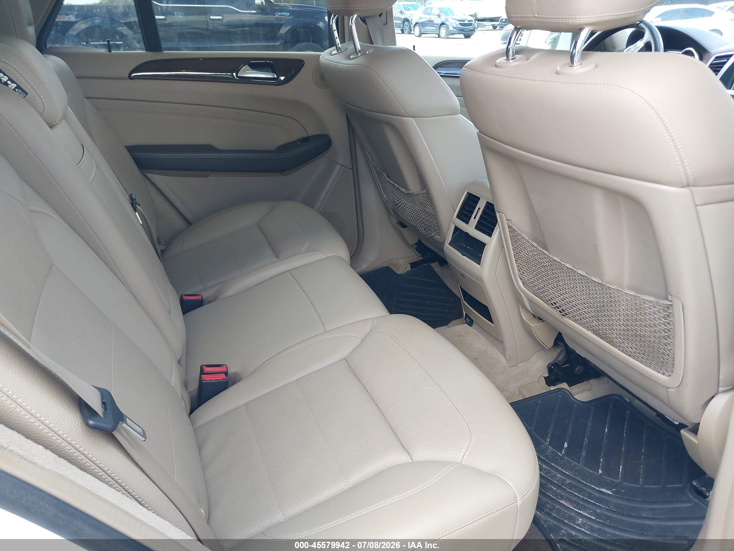 2015 Mercedes-benz Ml 350   White vin: 4JGDA5JB4FA477637