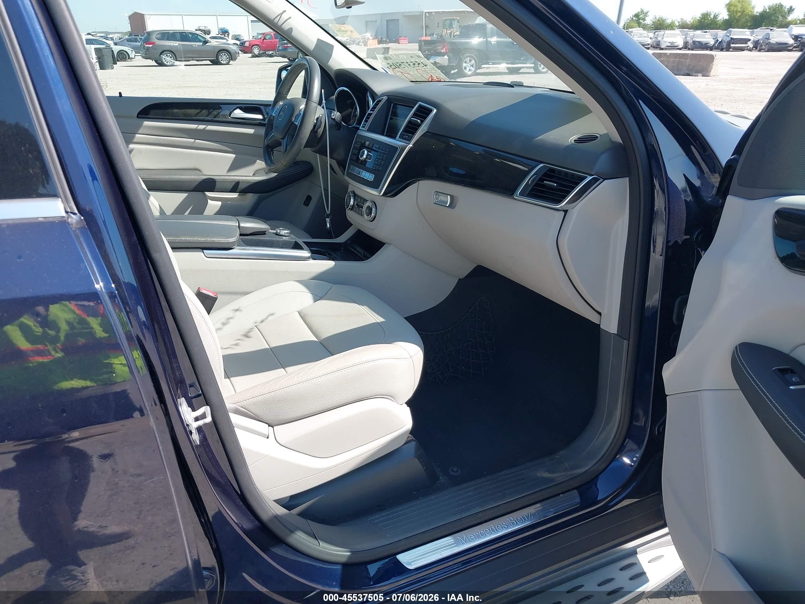 2015 Mercedes-benz Ml 350 Dark Blue vin: 4JGDA5JB4FA590553