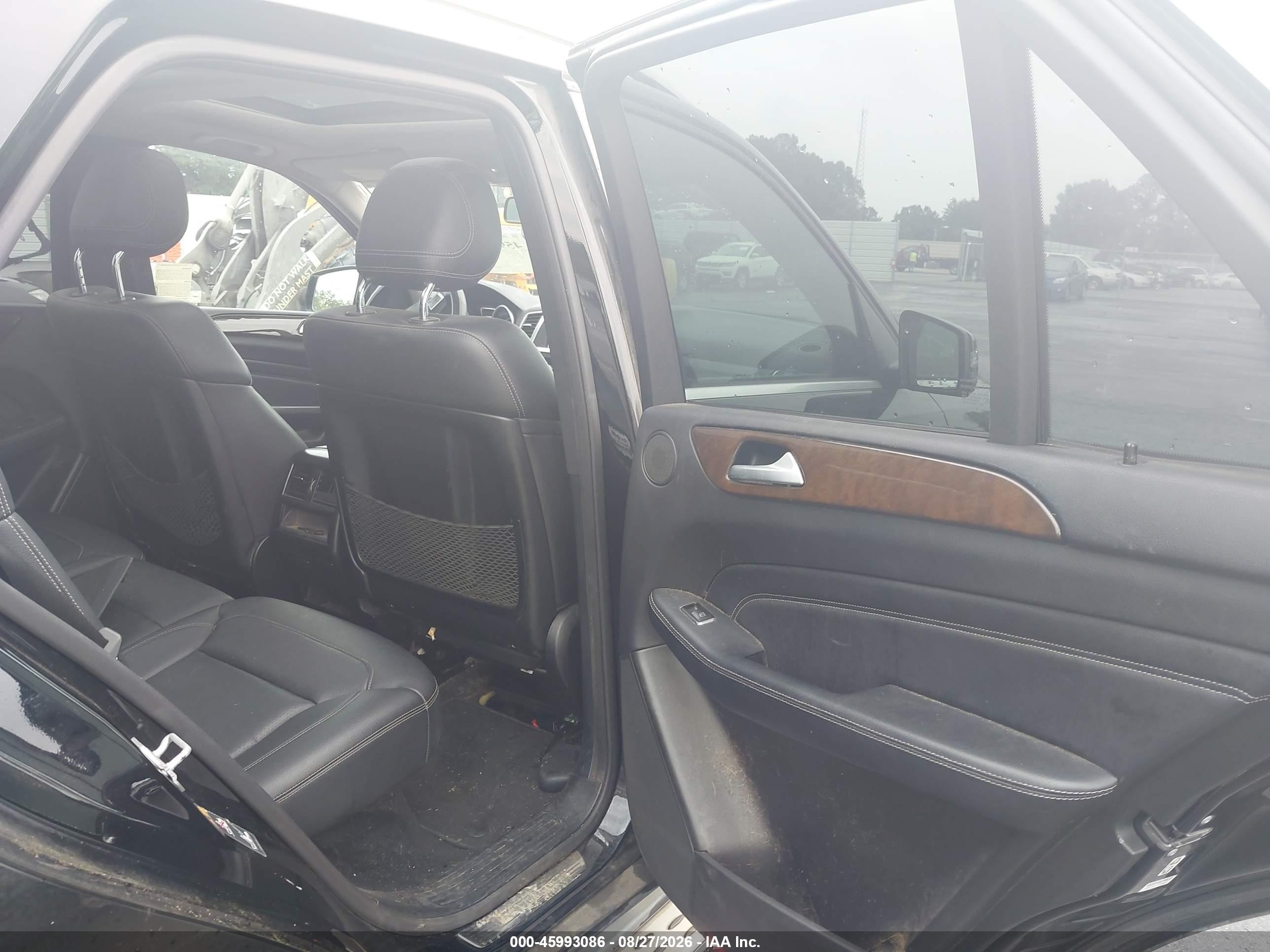 2015 Mercedes-benz Ml 350   Black vin: 4JGDA5JB4FA595946