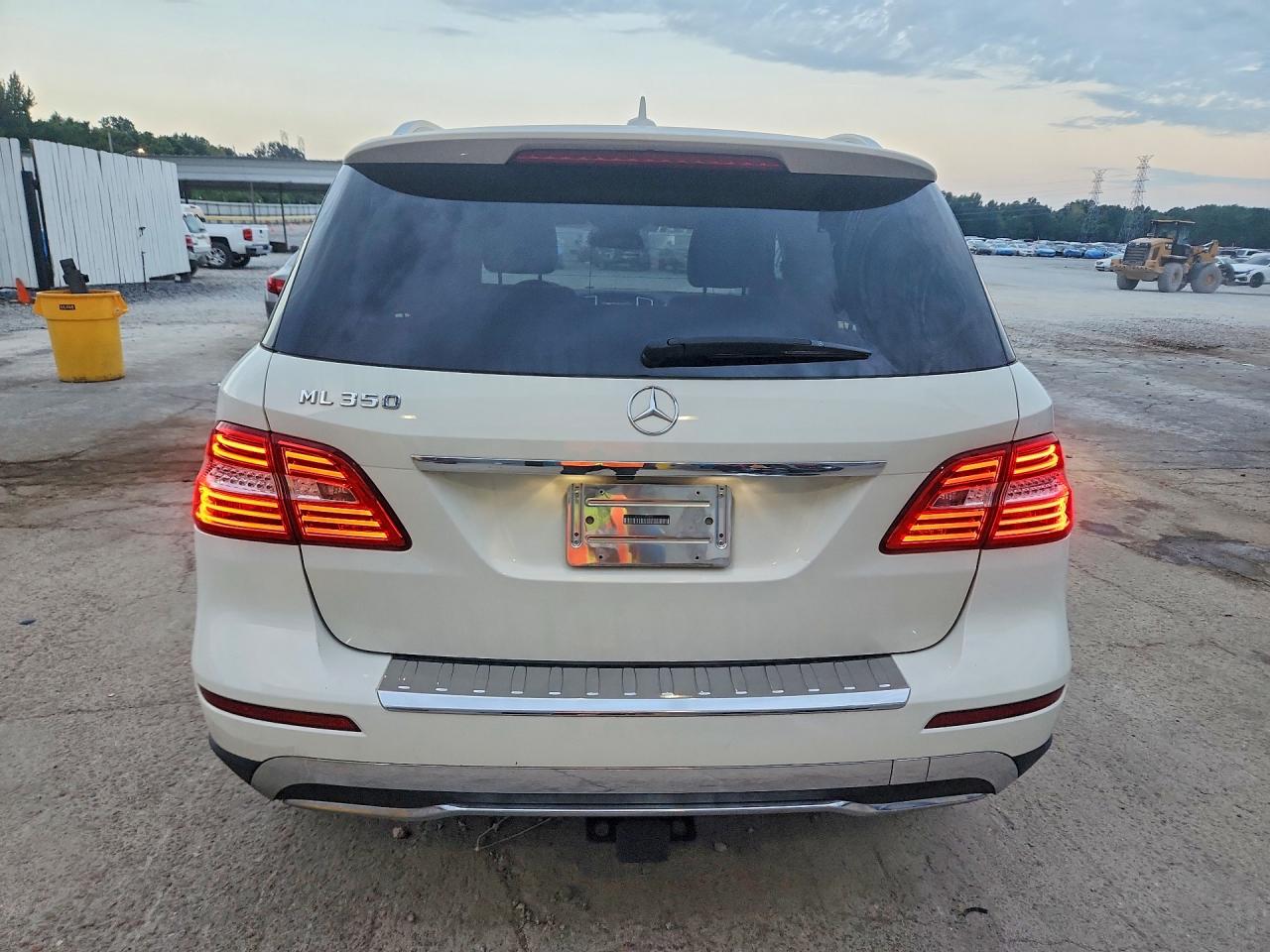 2013 Mercedes-benz Ml 350 White vin: 4JGDA5JB5DA165307