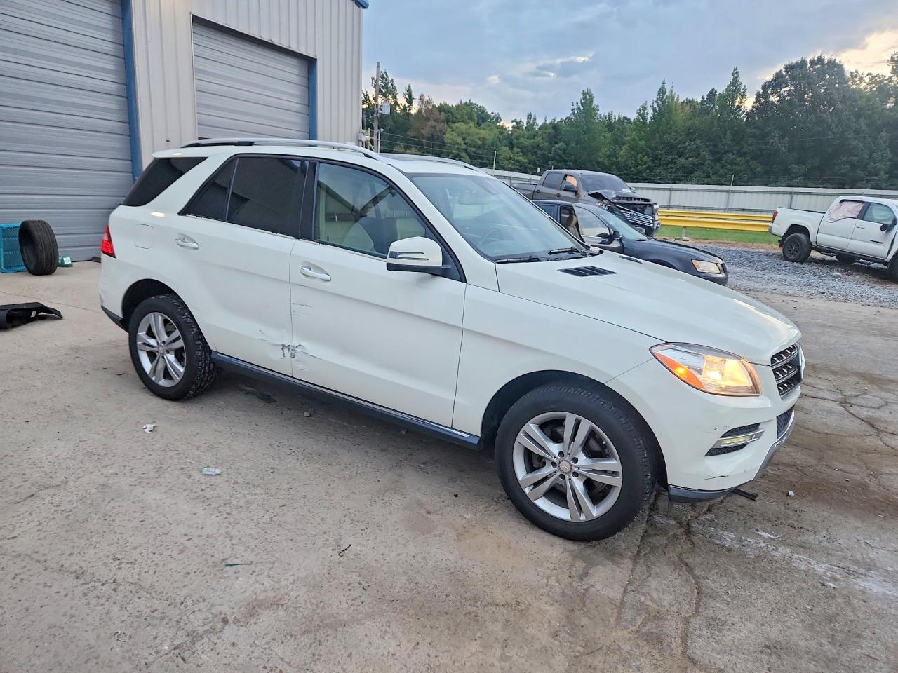 2013 Mercedes-benz Ml 350 White vin: 4JGDA5JB5DA165307