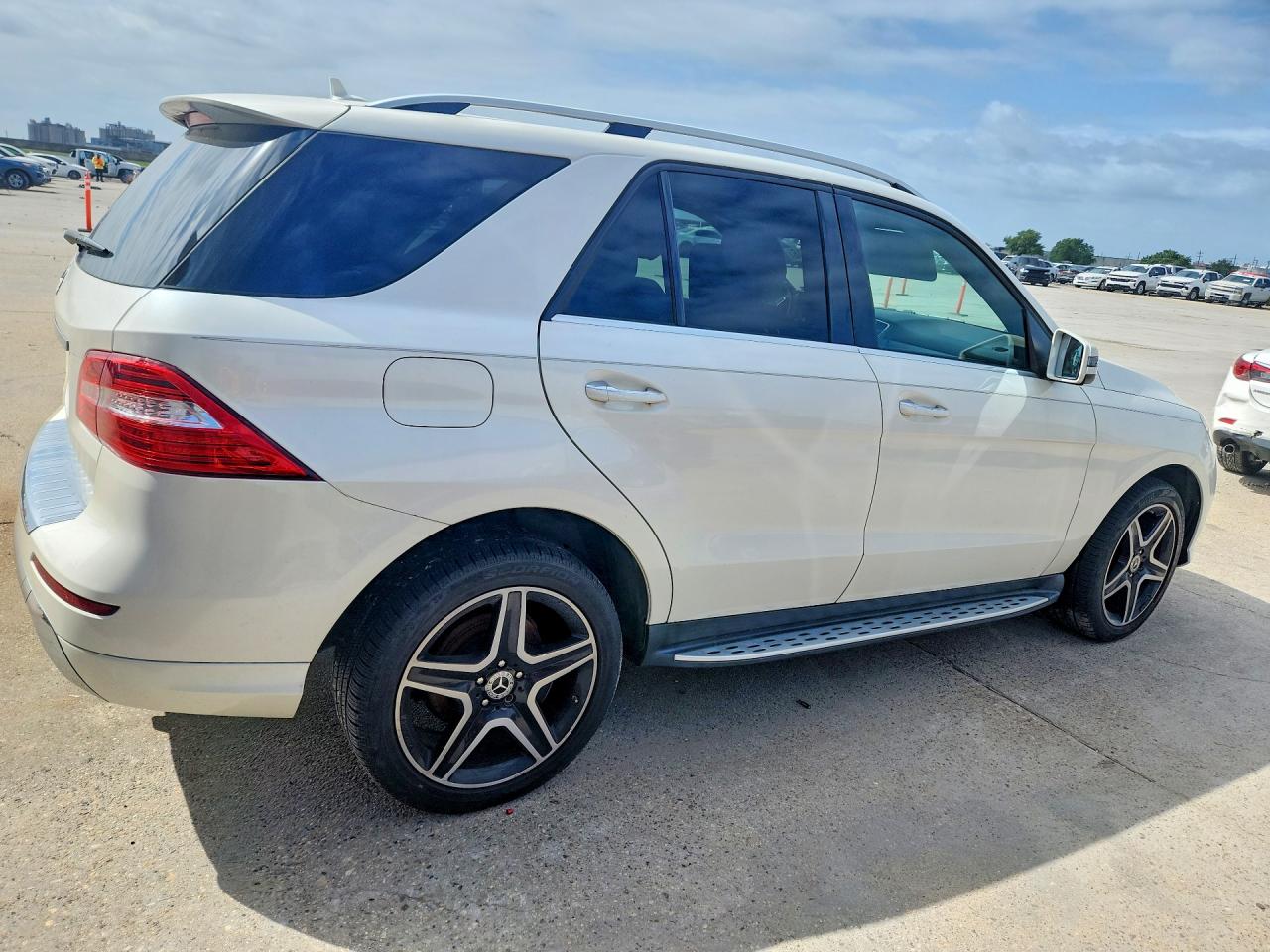 2014 Mercedes-benz Ml 350 White vin: 4JGDA5JB5EA428218