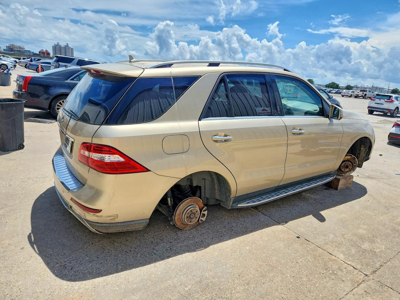 2013 Mercedes-benz Ml 350 Gold vin: 4JGDA5JB6DA152856
