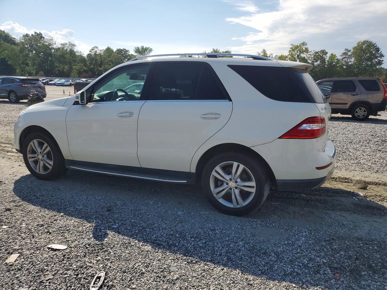 2013 Mercedes-benz Ml 350 White vin: 4JGDA5JB6DA211372
