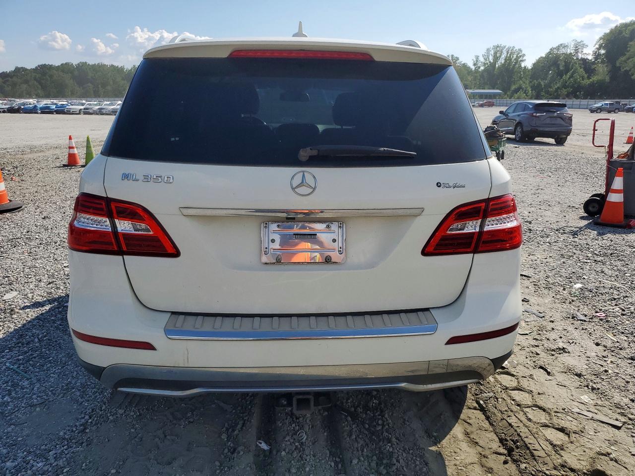 2013 Mercedes-benz Ml 350 White vin: 4JGDA5JB6DA211372