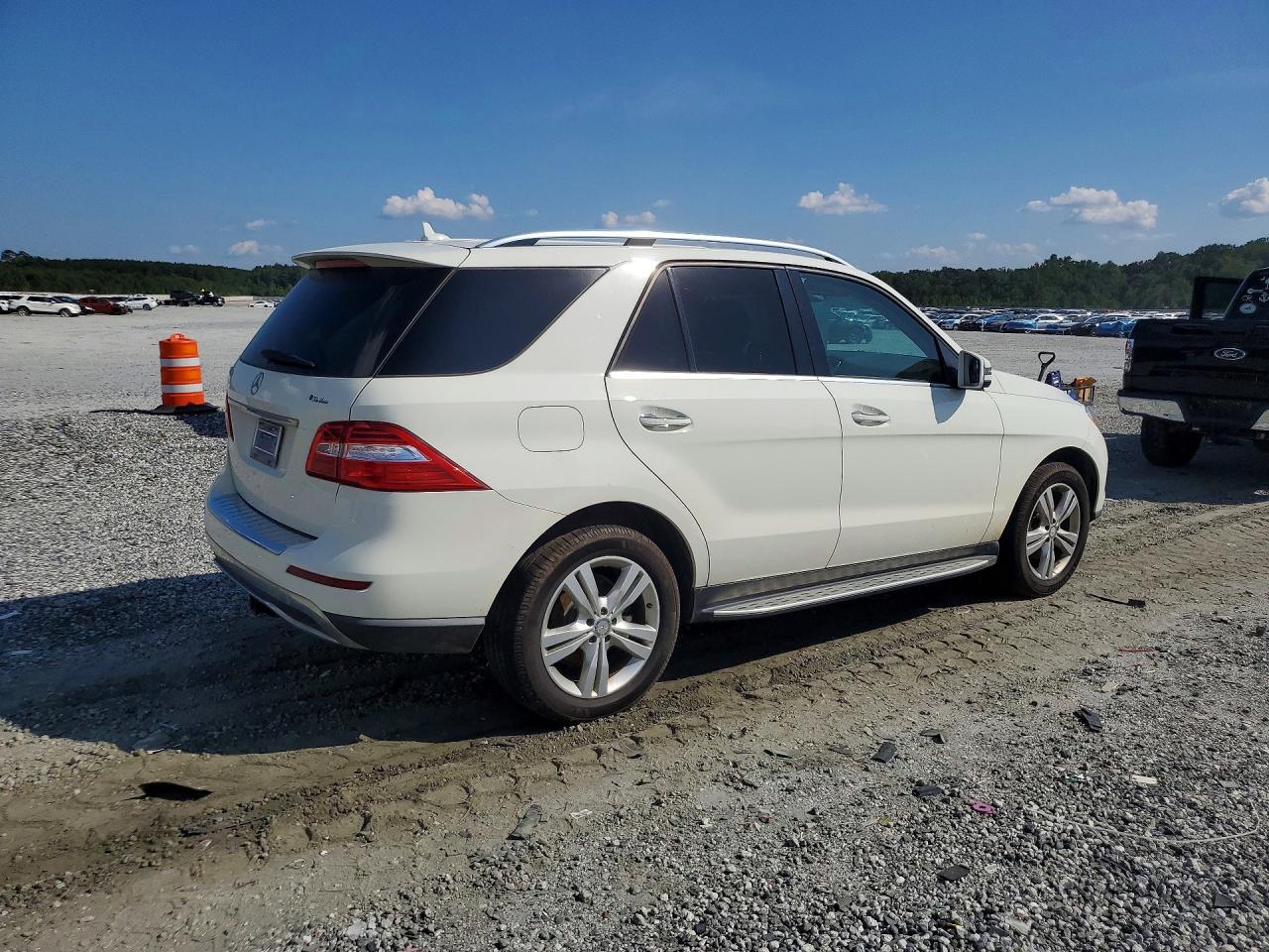 2013 Mercedes-benz Ml 350 White vin: 4JGDA5JB6DA211372