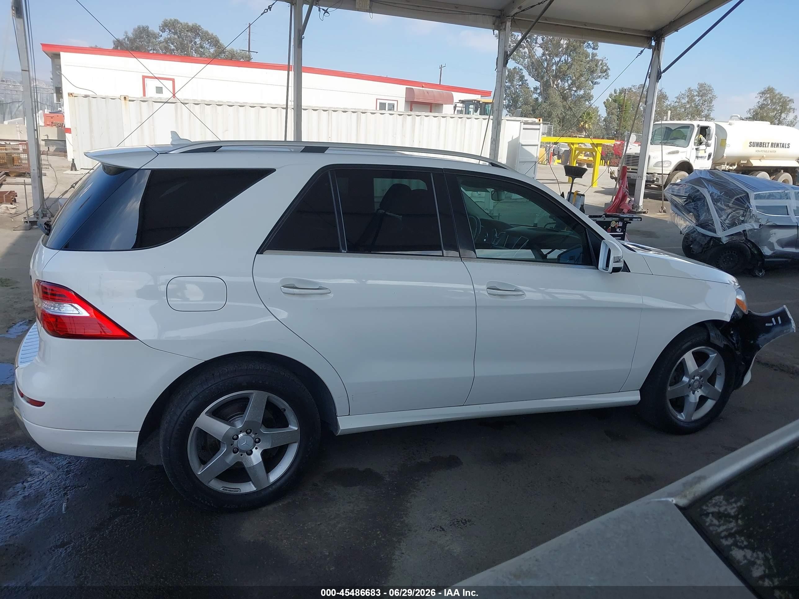2014 Mercedes-benz Ml 350   White vin: 4JGDA5JB6EA326636