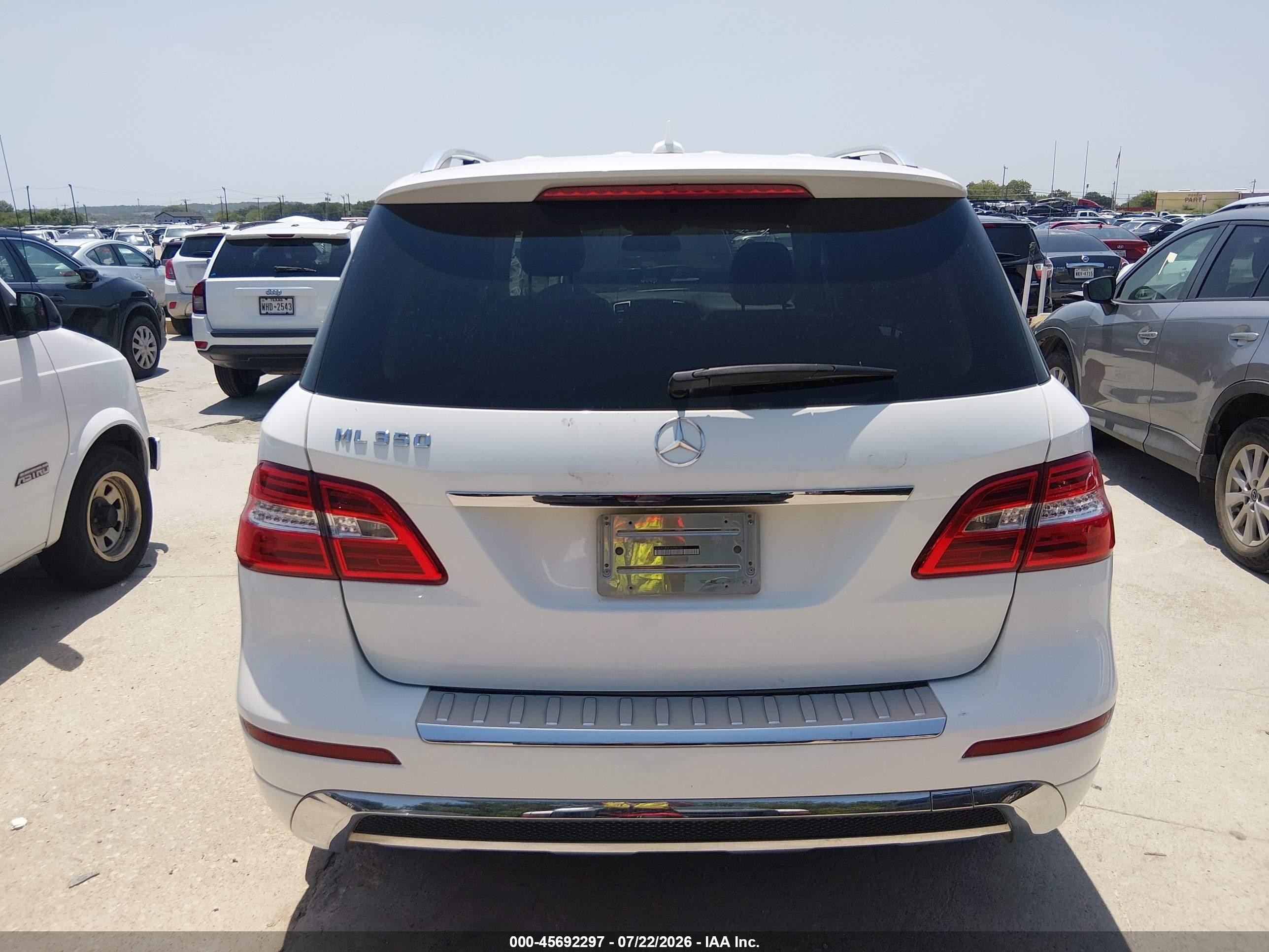 2014 Mercedes-benz Ml 350   White vin: 4JGDA5JB6EA396220
