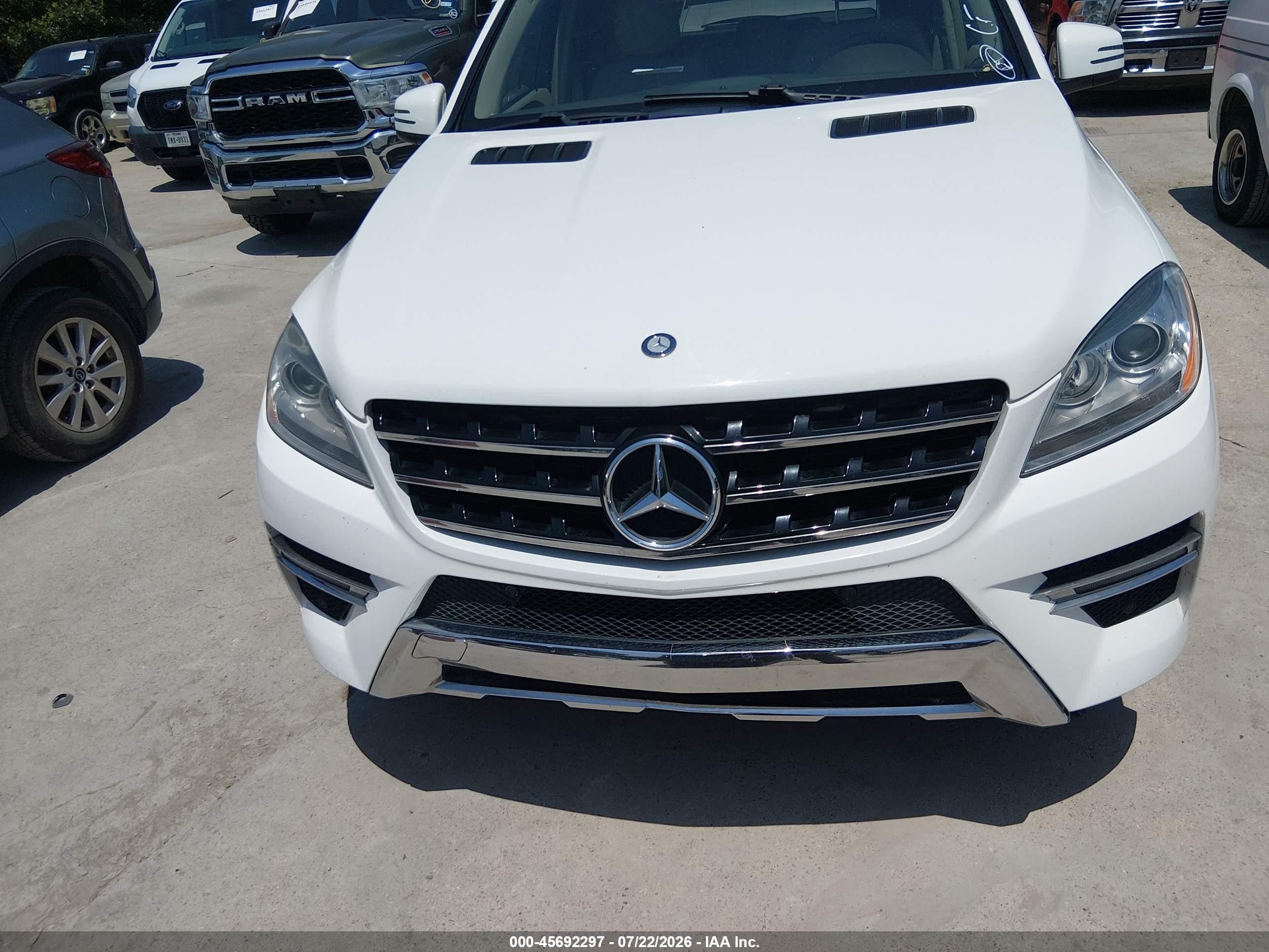 2014 Mercedes-benz Ml 350   White vin: 4JGDA5JB6EA396220