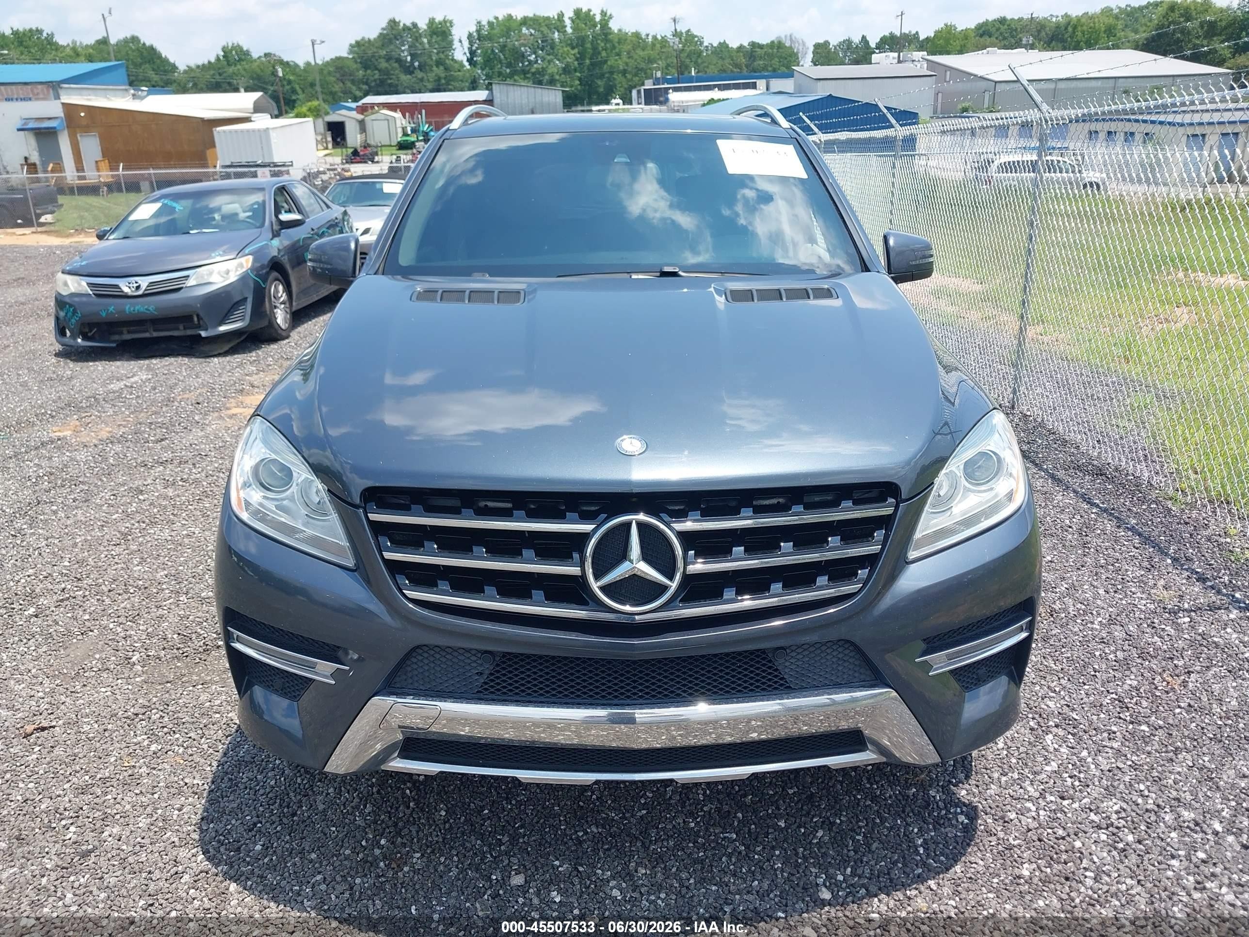 2014 Mercedes-benz Ml 350   Light Blue vin: 4JGDA5JB6EA406597
