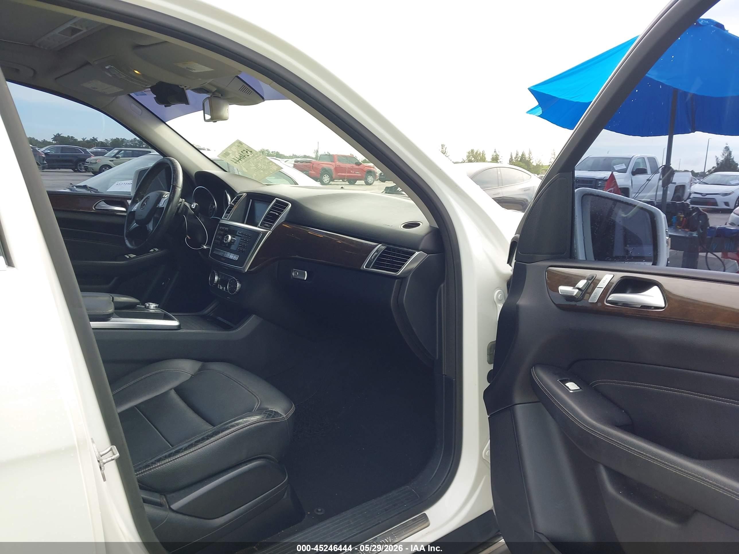 2015 Mercedes-benz Ml 350   White vin: 4JGDA5JB6FA476425