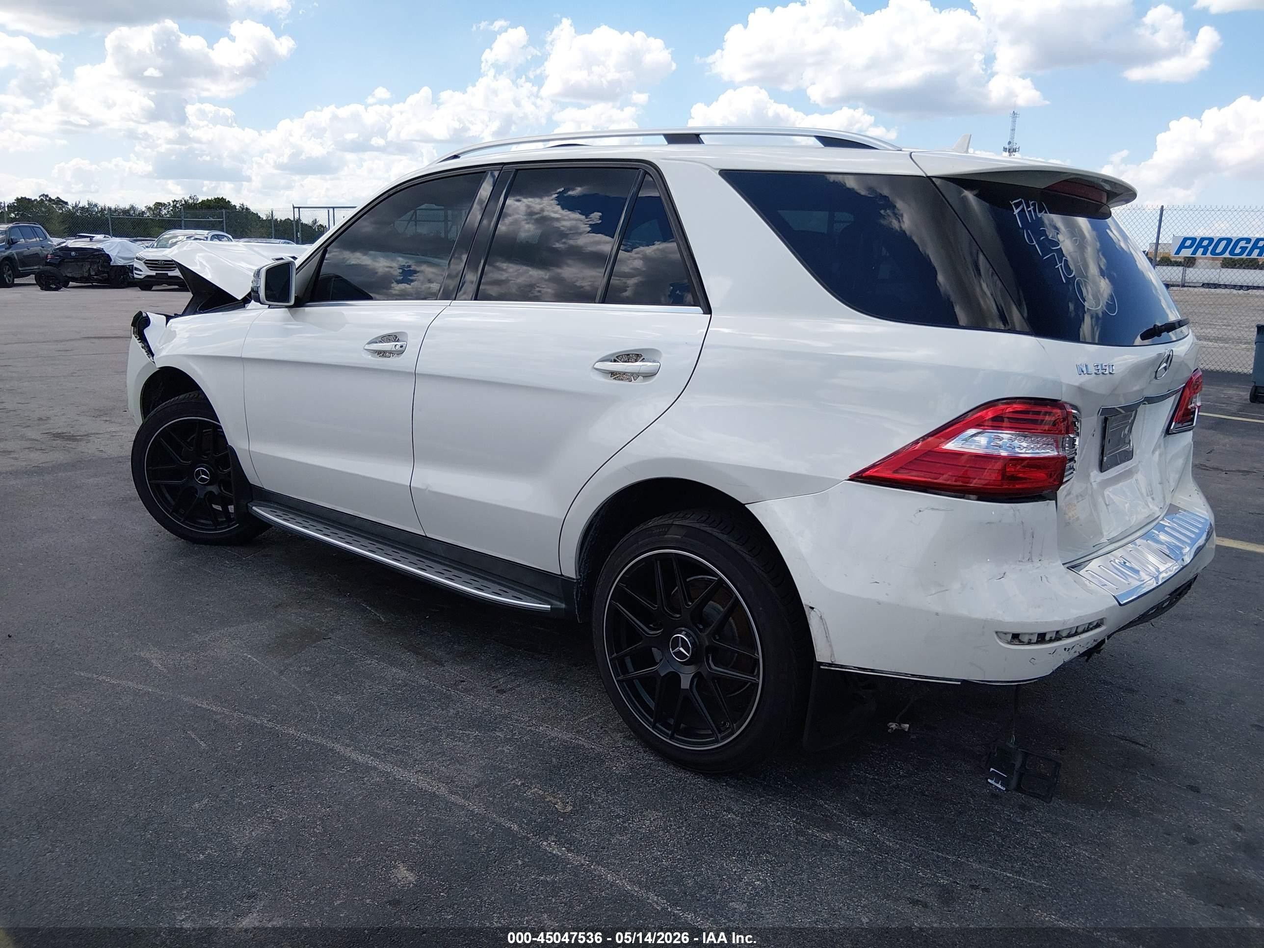 2013 Mercedes-benz Ml 350   White vin: 4JGDA5JB7DA247071