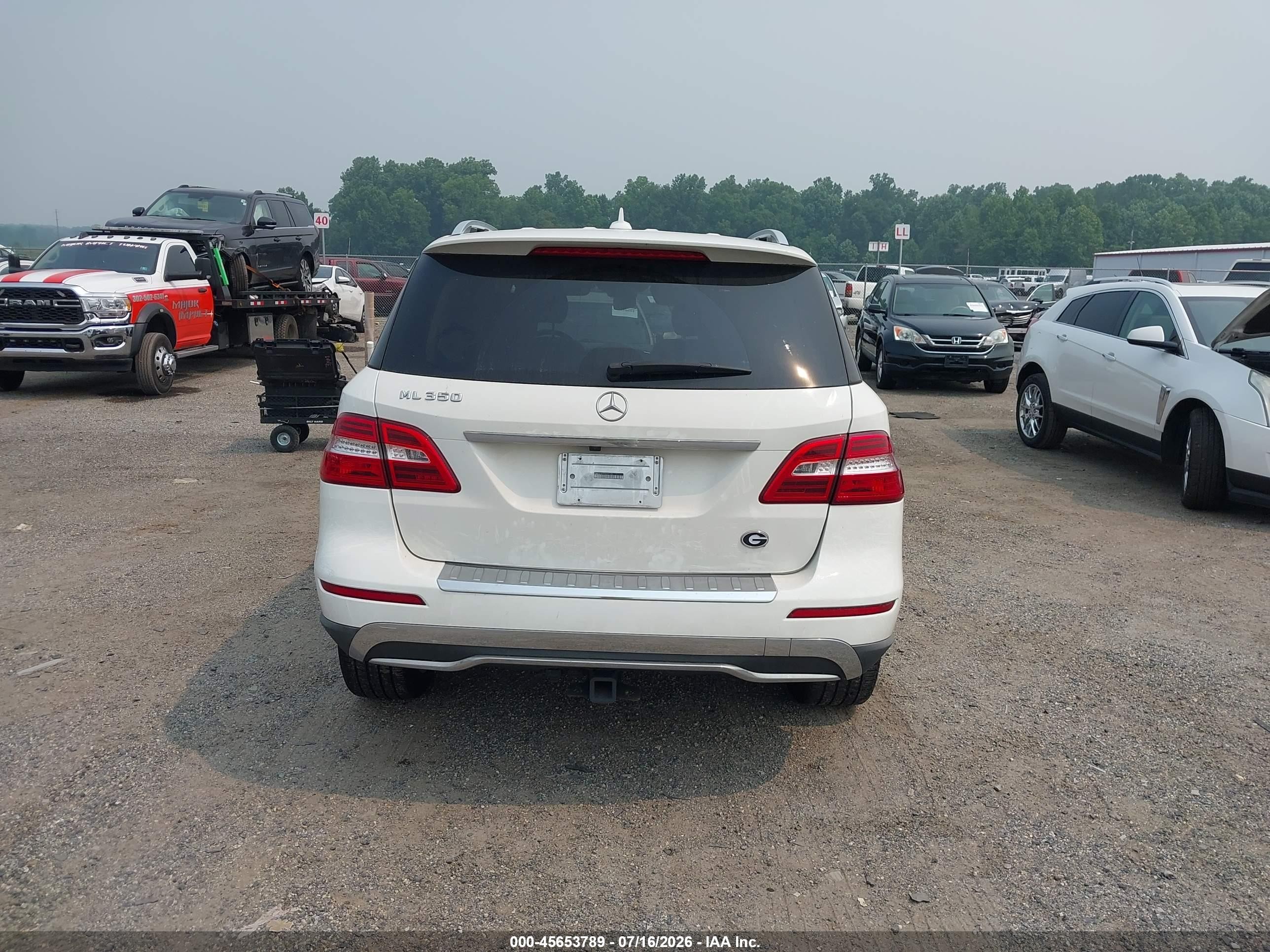 2014 Mercedes-benz Ml 350   White vin: 4JGDA5JB7EA337175