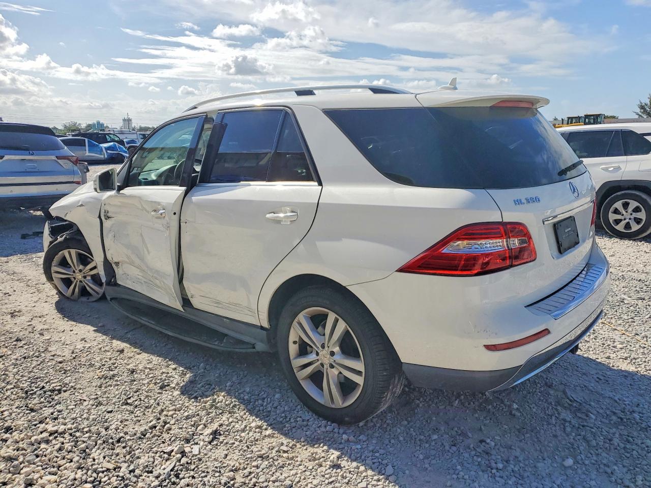 2015 Mercedes-benz Ml 350 White vin: 4JGDA5JB7FA602338