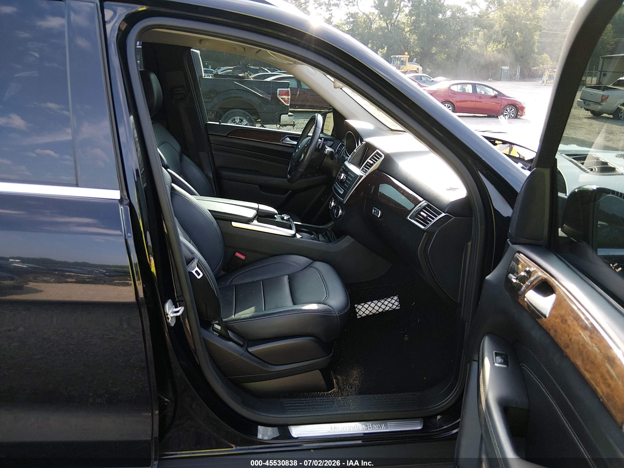 2015 Mercedes-benz Ml 350   Black vin: 4JGDA5JB7FA616174