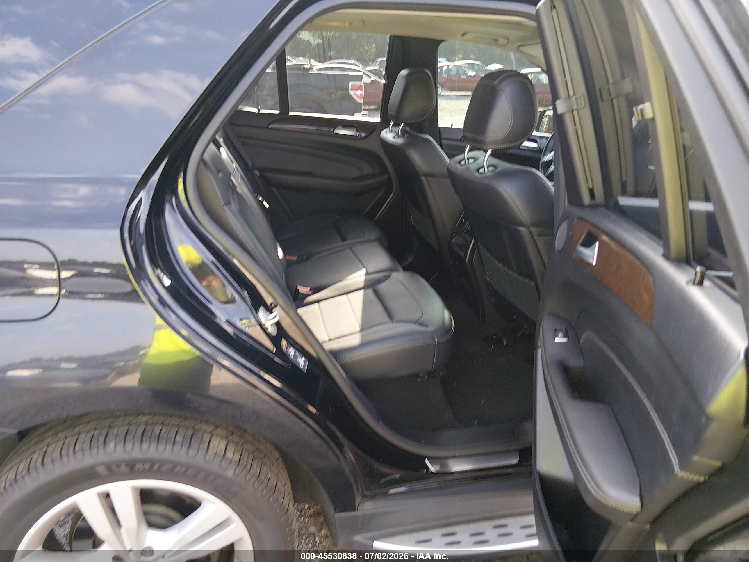 2015 Mercedes-benz Ml 350   Black vin: 4JGDA5JB7FA616174
