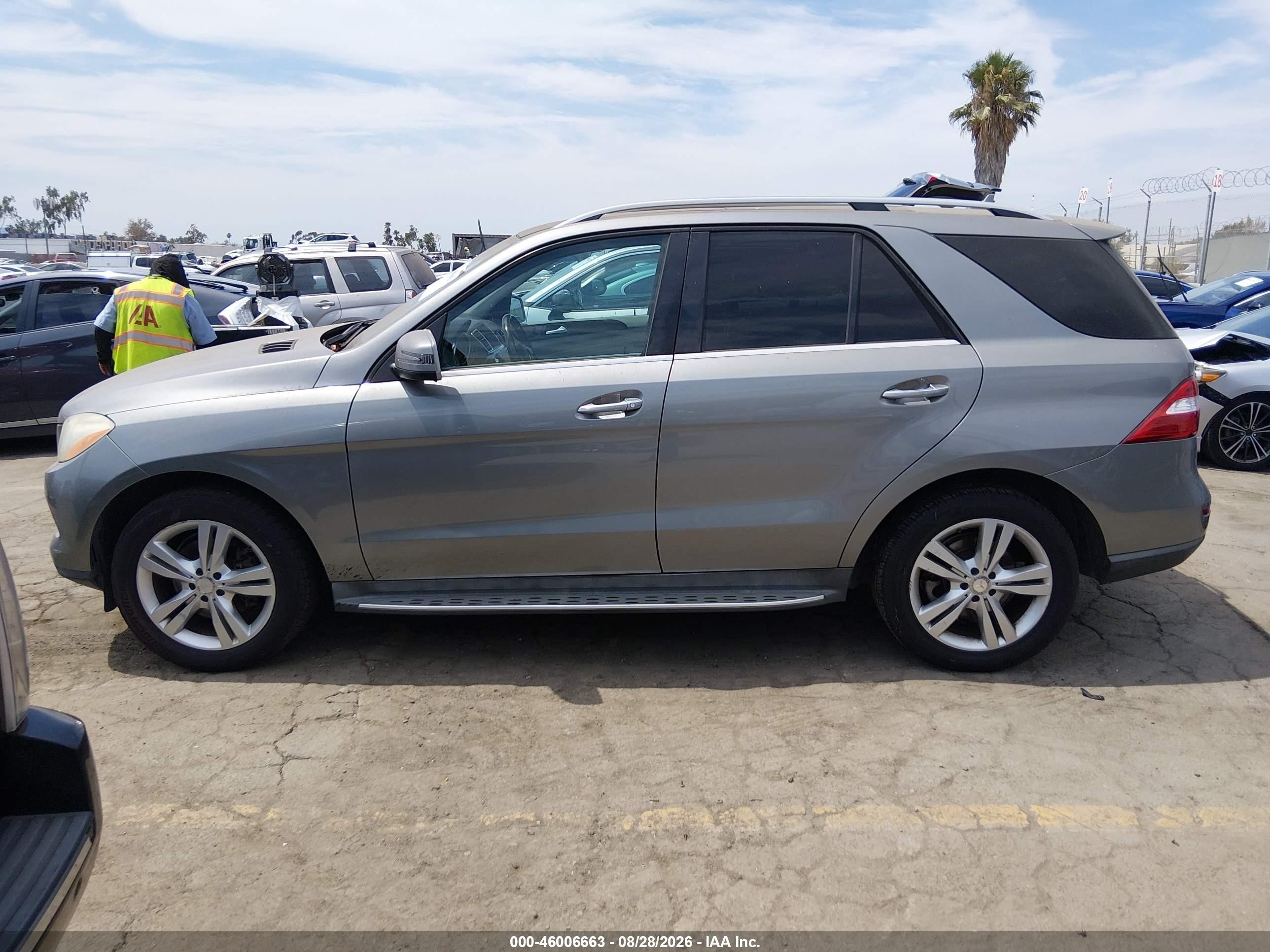 2015 Mercedes-benz Ml 350   Серый vin: 4JGDA5JB8FA460405