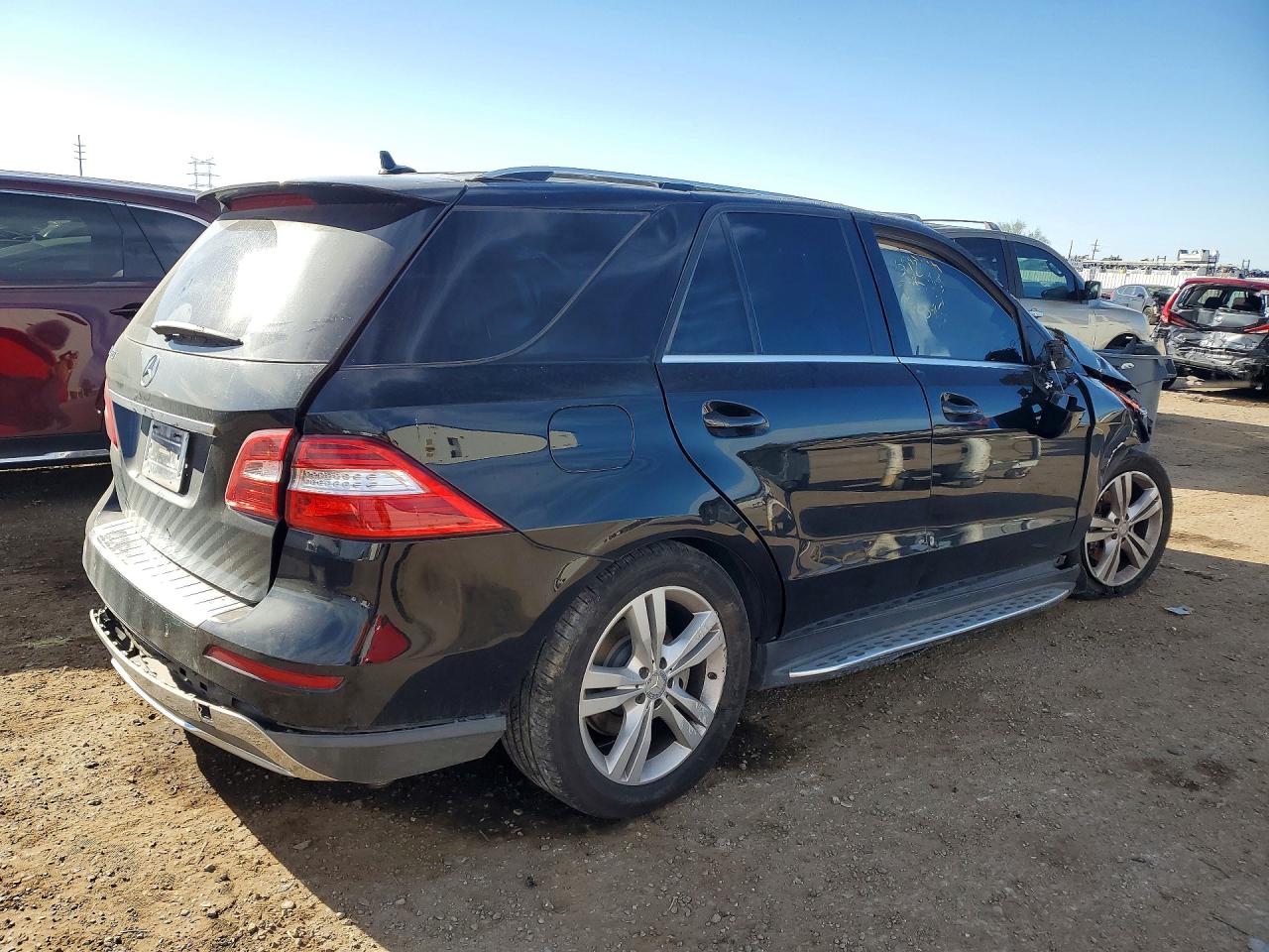 2015 Mercedes-benz Ml Black vin: 4JGDA5JB8FA496210