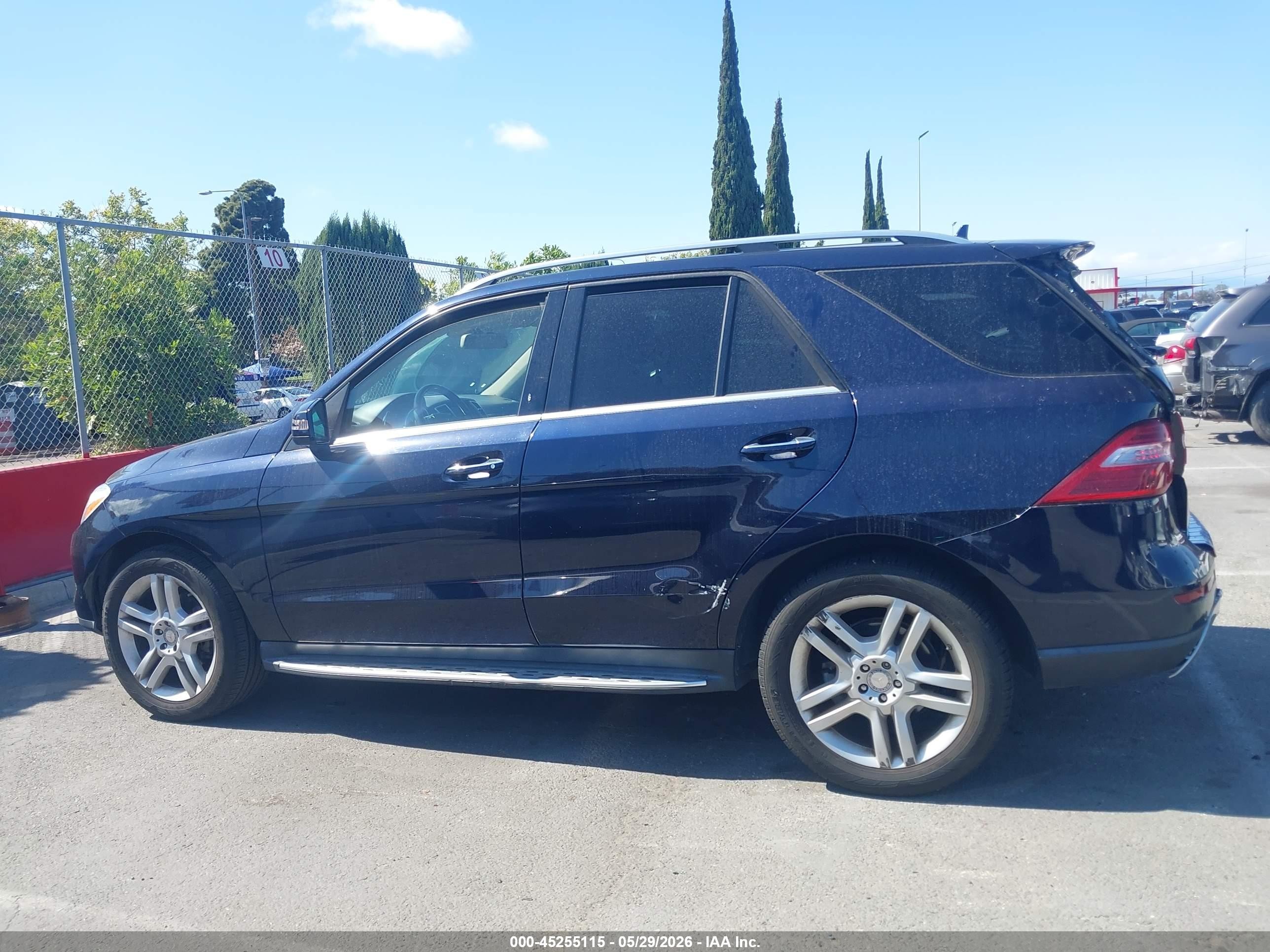 2015 Mercedes-benz Ml 350   Синий vin: 4JGDA5JB8FA496448