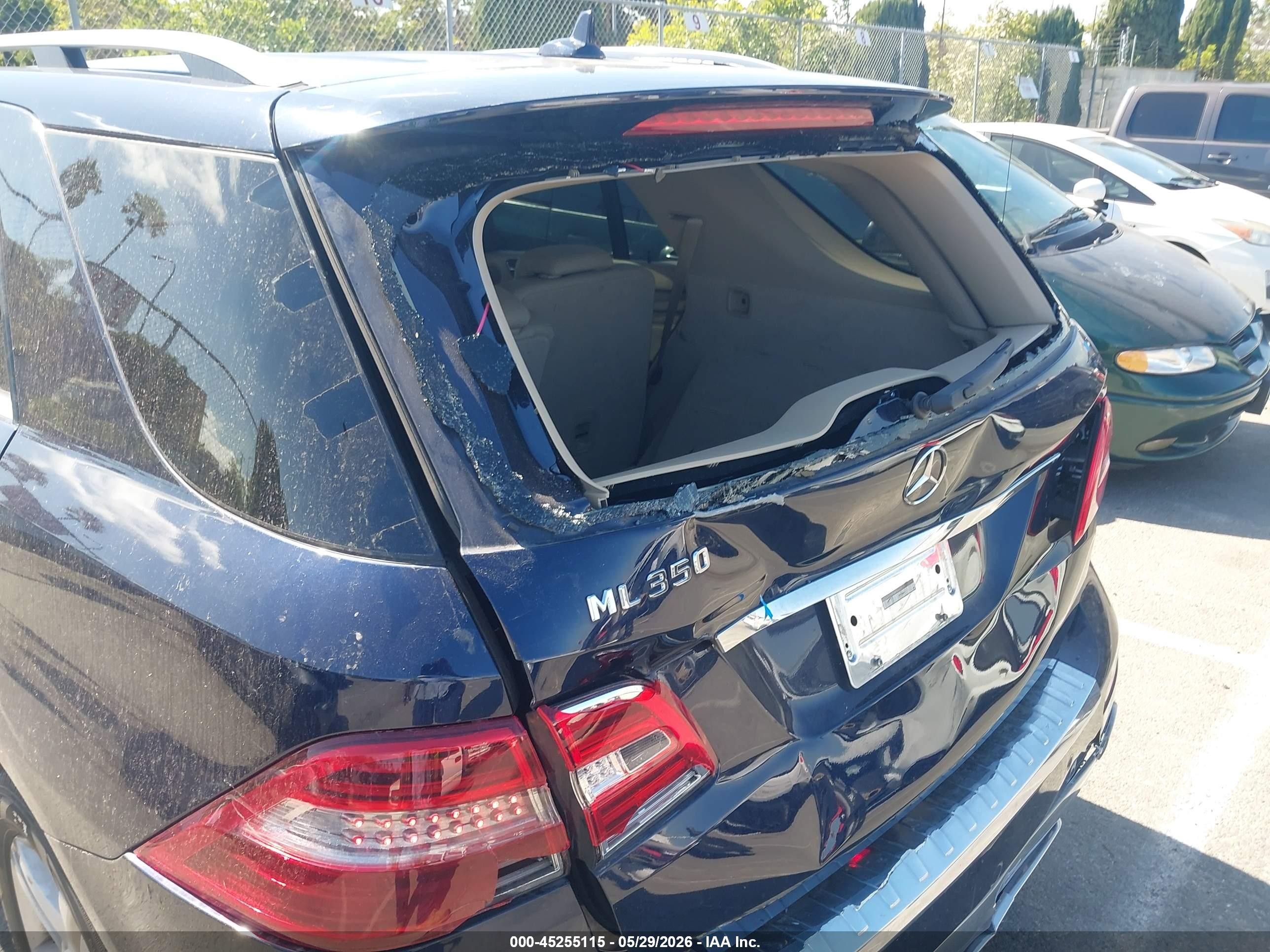 2015 Mercedes-benz Ml 350   Синий vin: 4JGDA5JB8FA496448