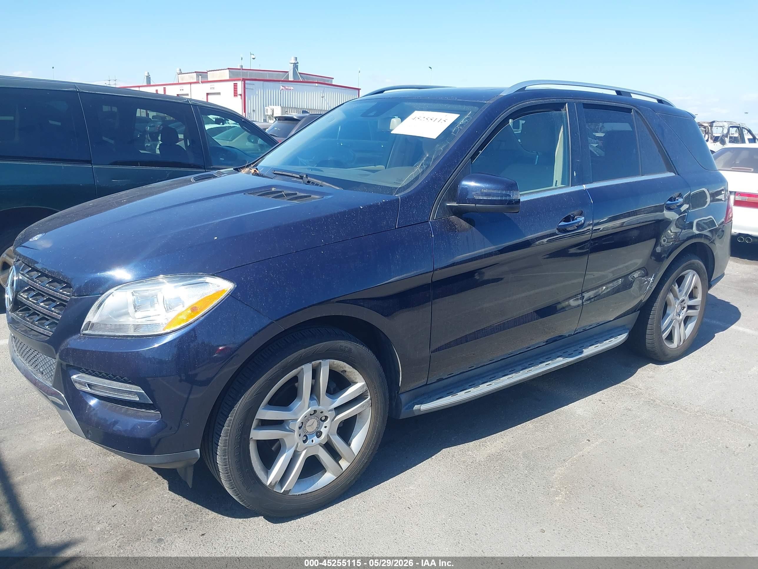2015 Mercedes-benz Ml 350   Синий vin: 4JGDA5JB8FA496448