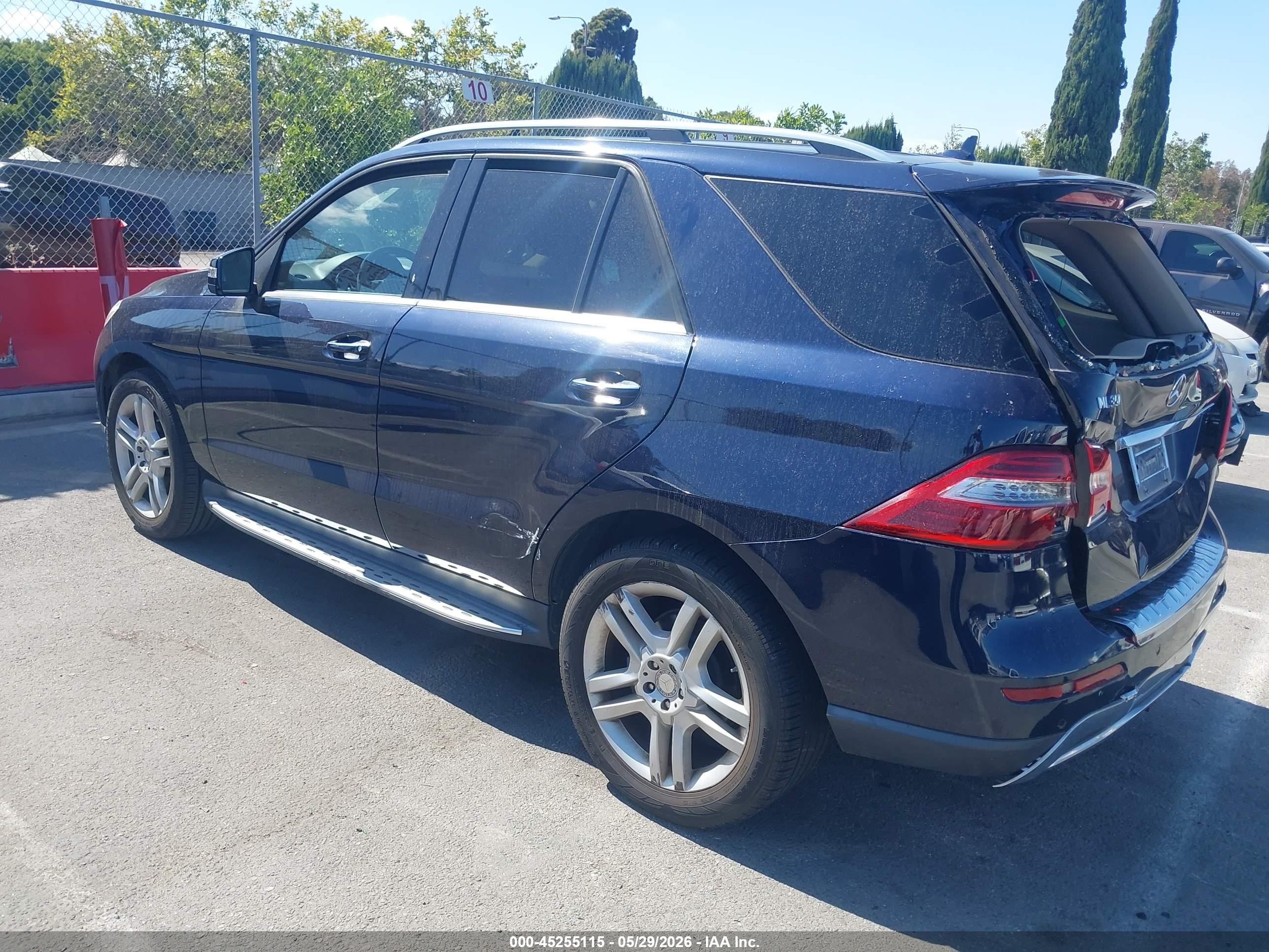 2015 Mercedes-benz Ml 350   Синий vin: 4JGDA5JB8FA496448