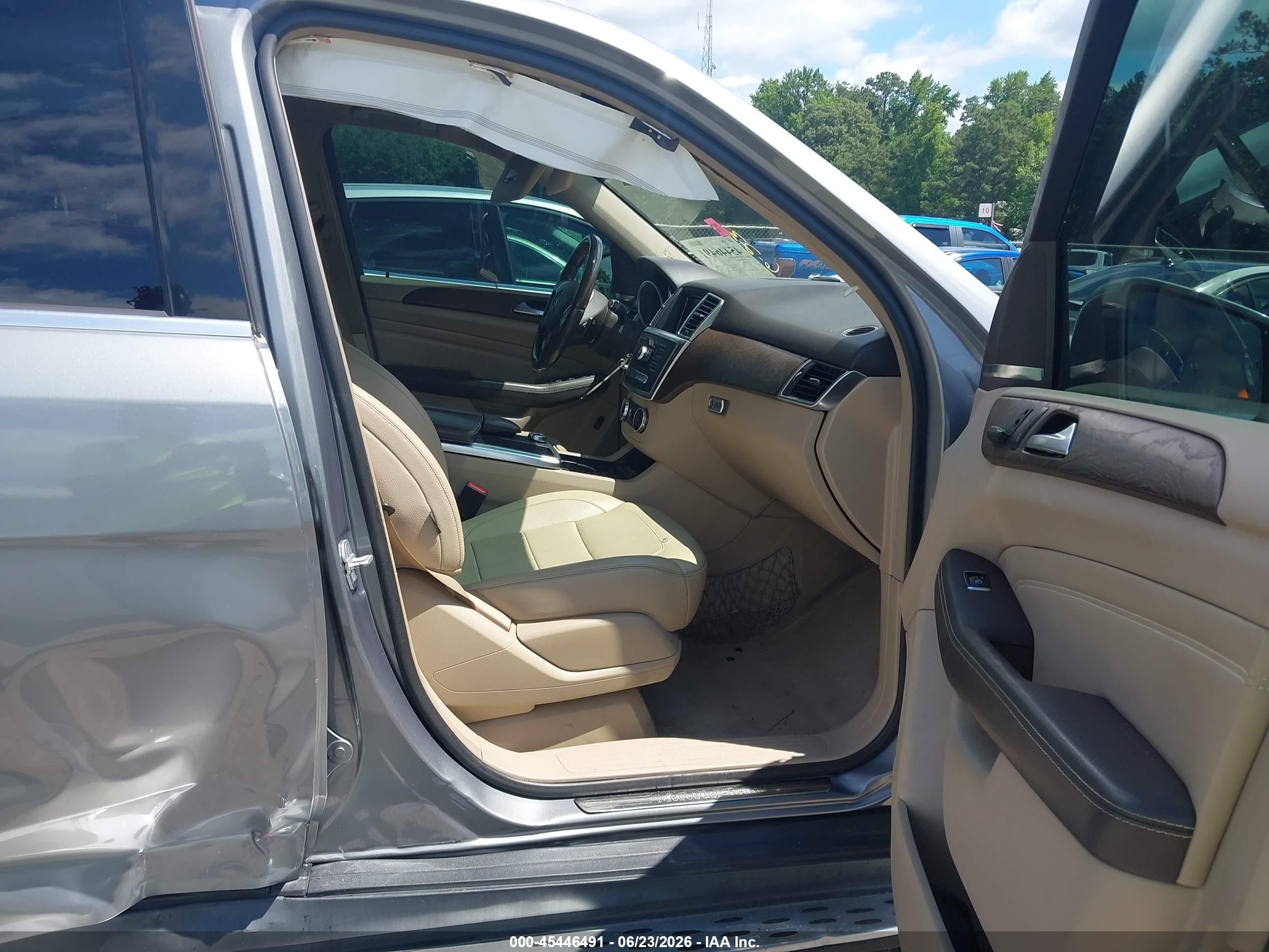 2015 Mercedes-benz Ml 350   Серый vin: 4JGDA5JB8FA593648