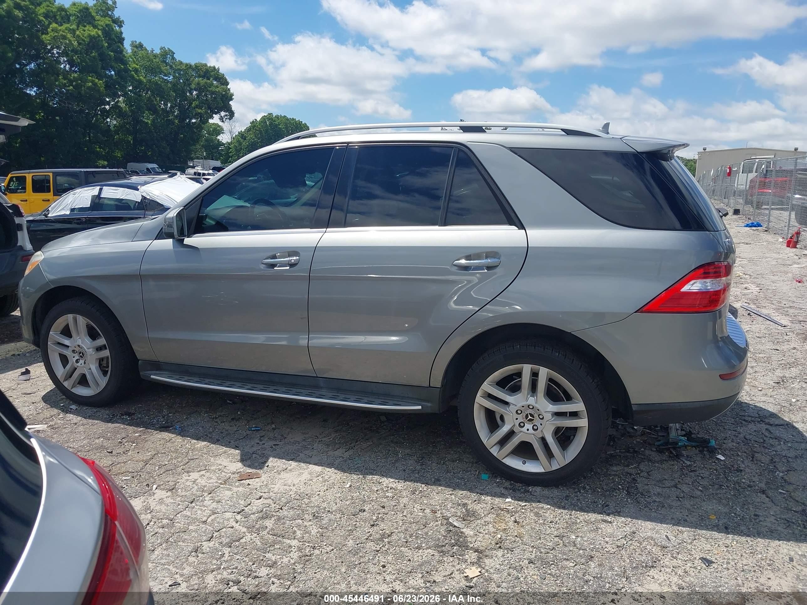 2015 Mercedes-benz Ml 350   Серый vin: 4JGDA5JB8FA593648