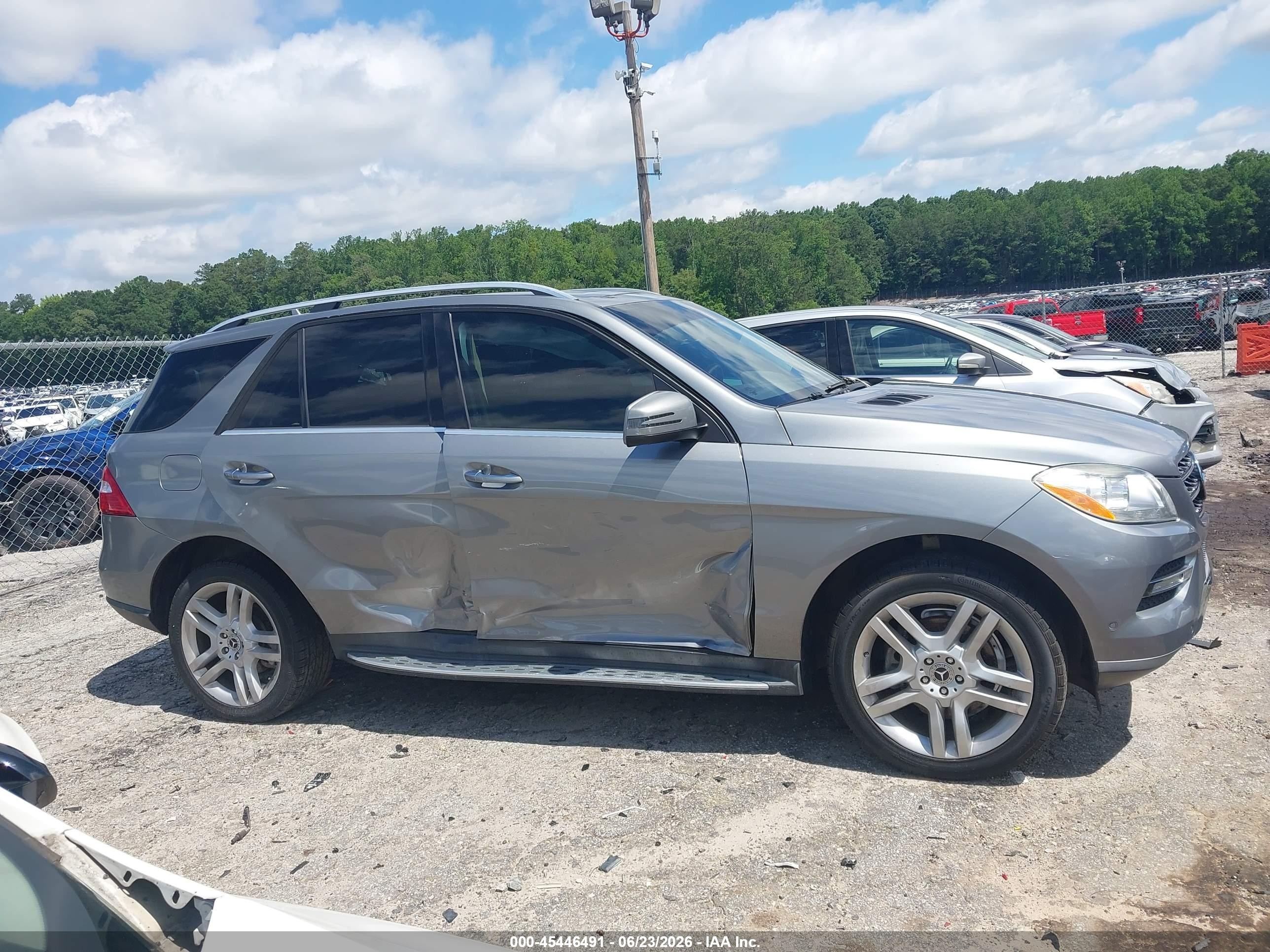 2015 Mercedes-benz Ml 350   Серый vin: 4JGDA5JB8FA593648