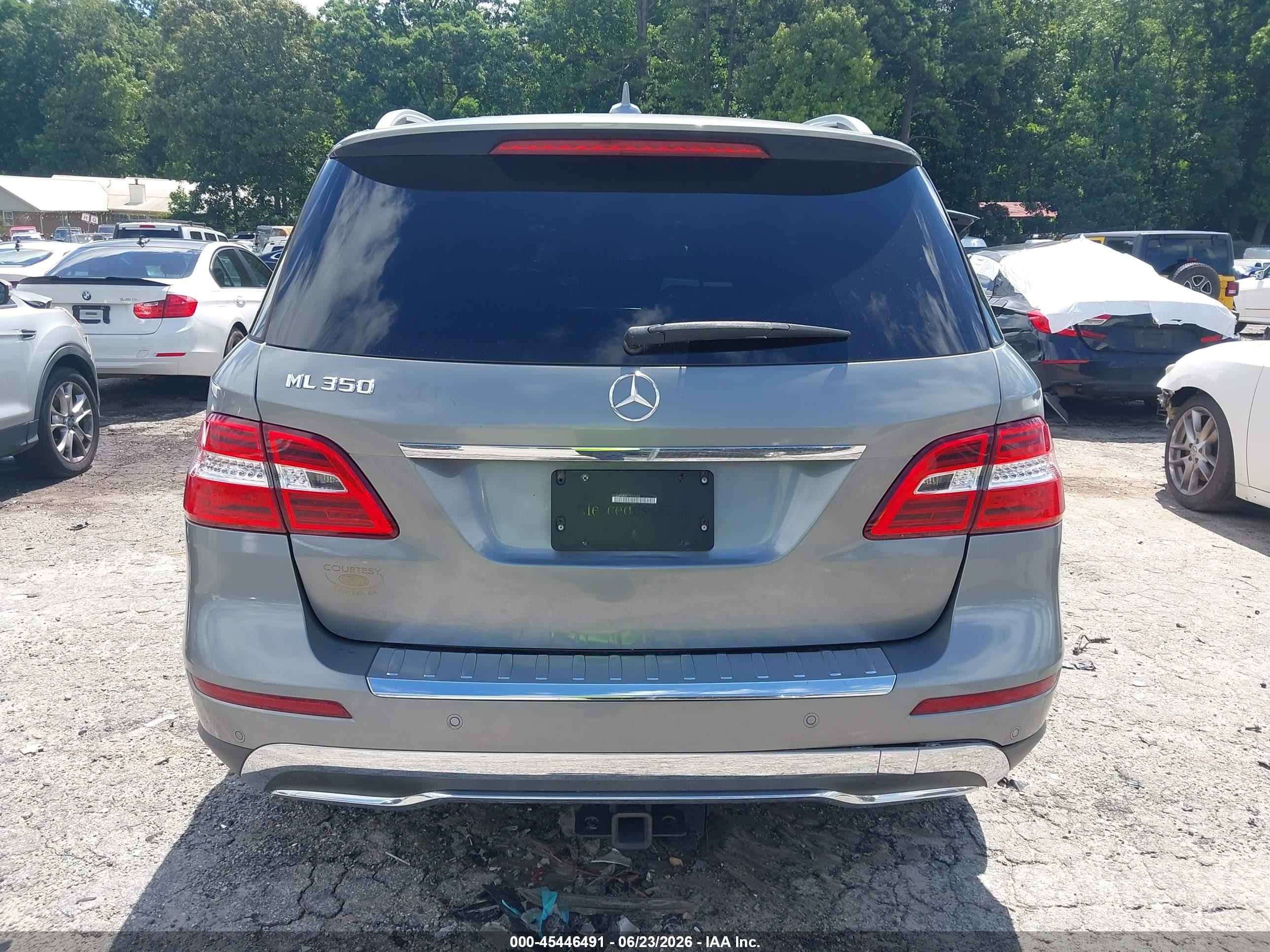 2015 Mercedes-benz Ml 350   Серый vin: 4JGDA5JB8FA593648