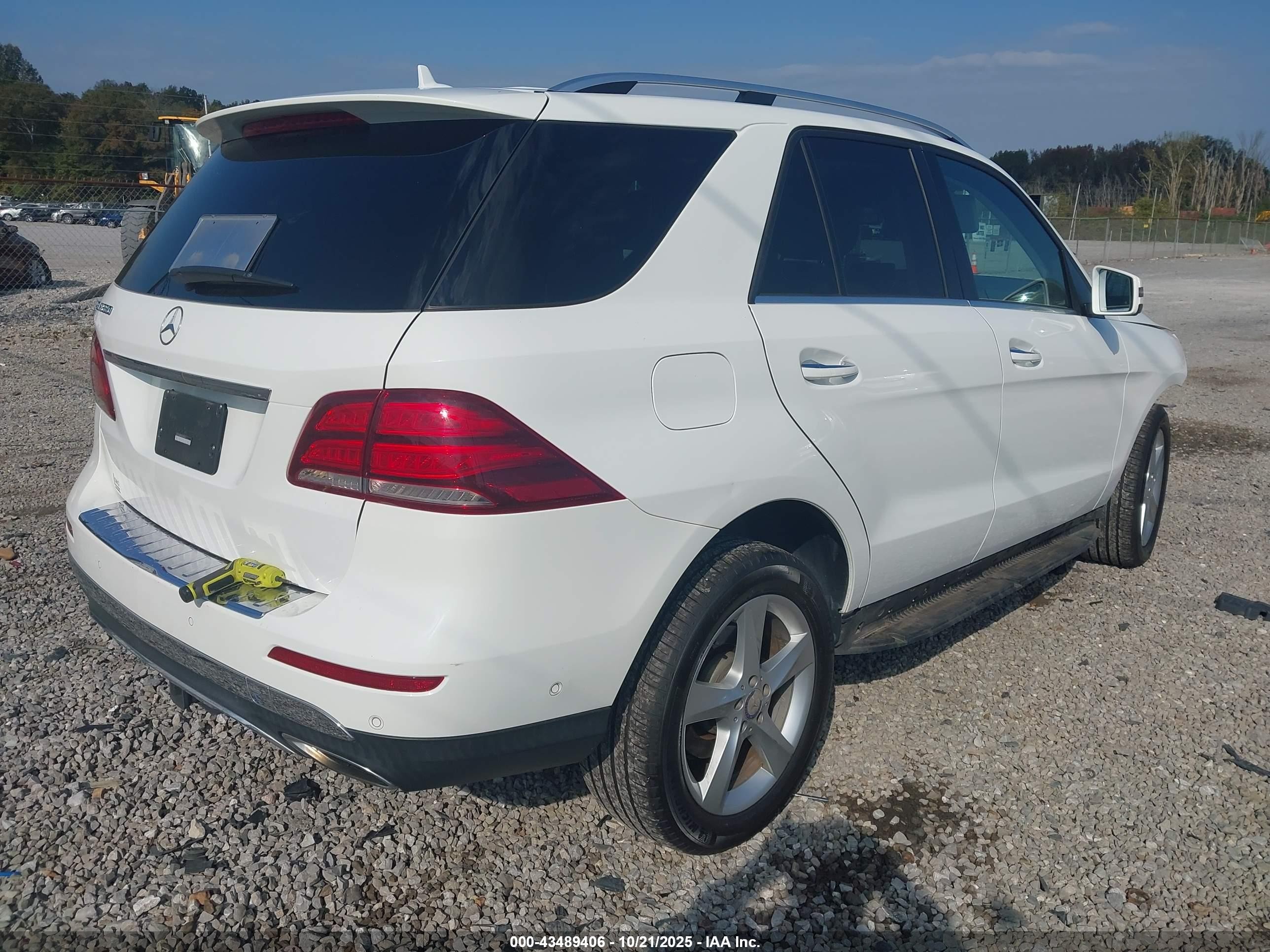 2017 Mercedes-benz Gle 350   White vin: 4JGDA5JB8HA858331