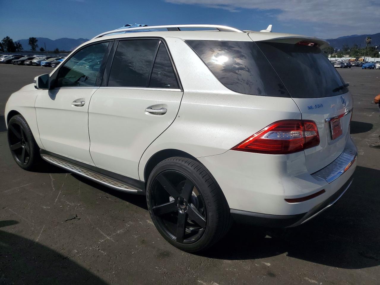 2014 Mercedes-benz Ml 350 White vin: 4JGDA5JB9EA330826