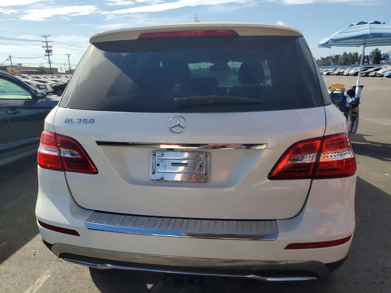 2014 Mercedes-benz Ml 350 White vin: 4JGDA5JB9EA330826