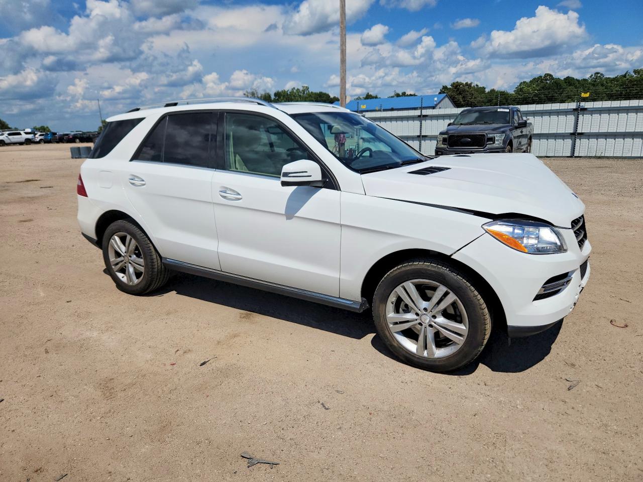2015 Mercedes-benz Ml 350 Белый vin: 4JGDA5JB9FA557855