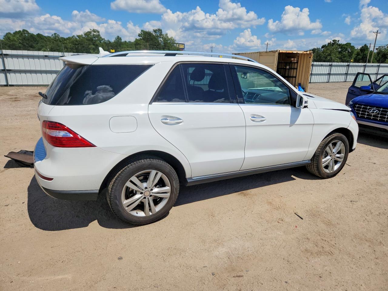2015 Mercedes-benz Ml 350 Белый vin: 4JGDA5JB9FA557855