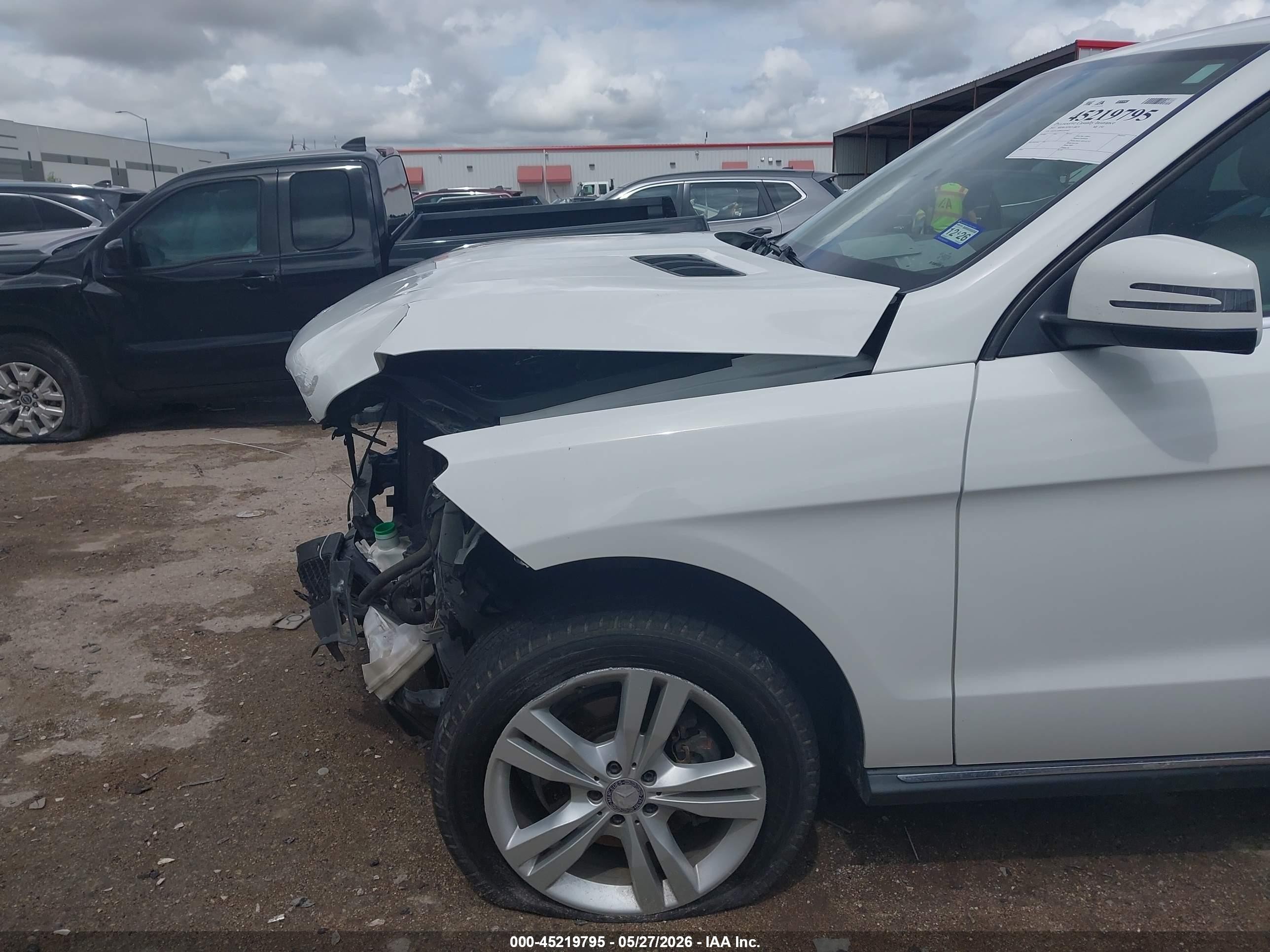 2015 Mercedes-benz Ml 350   Белый vin: 4JGDA5JB9FA583467