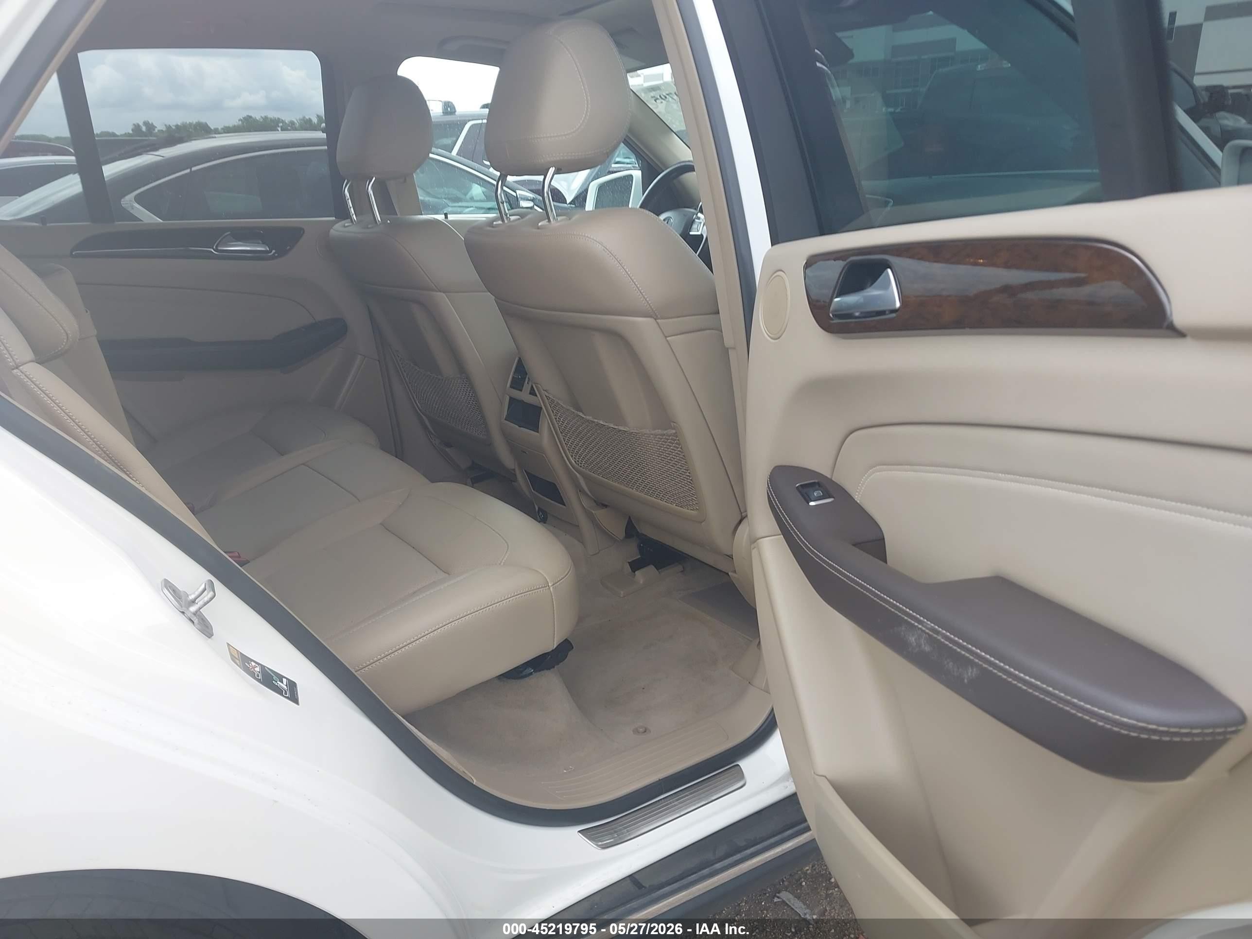 2015 Mercedes-benz Ml 350   Белый vin: 4JGDA5JB9FA583467
