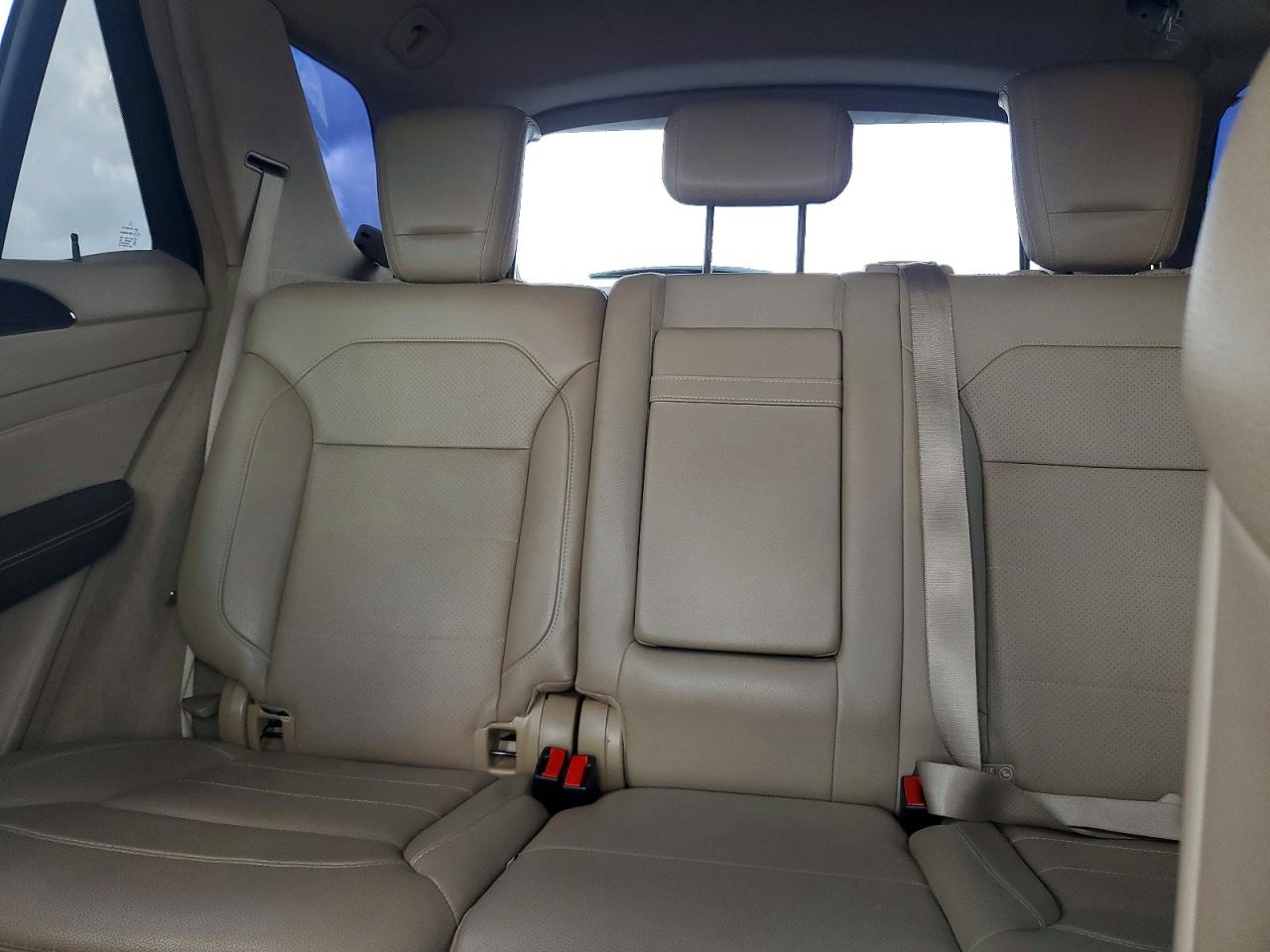 2014 Mercedes-benz Ml 350 White vin: 4JGDA5JBXEA422429